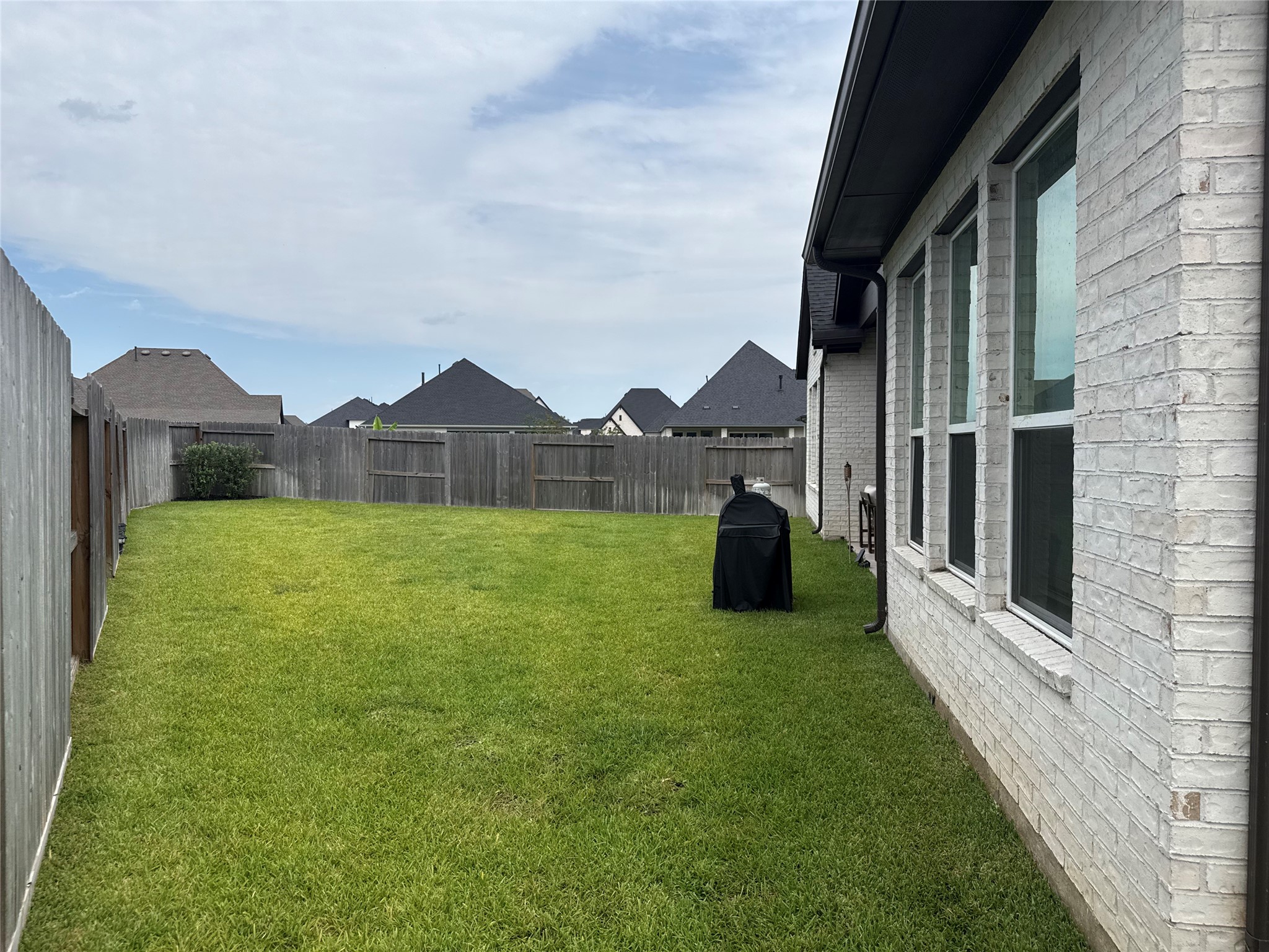 9911 Deep Water Drive Property Photo 3