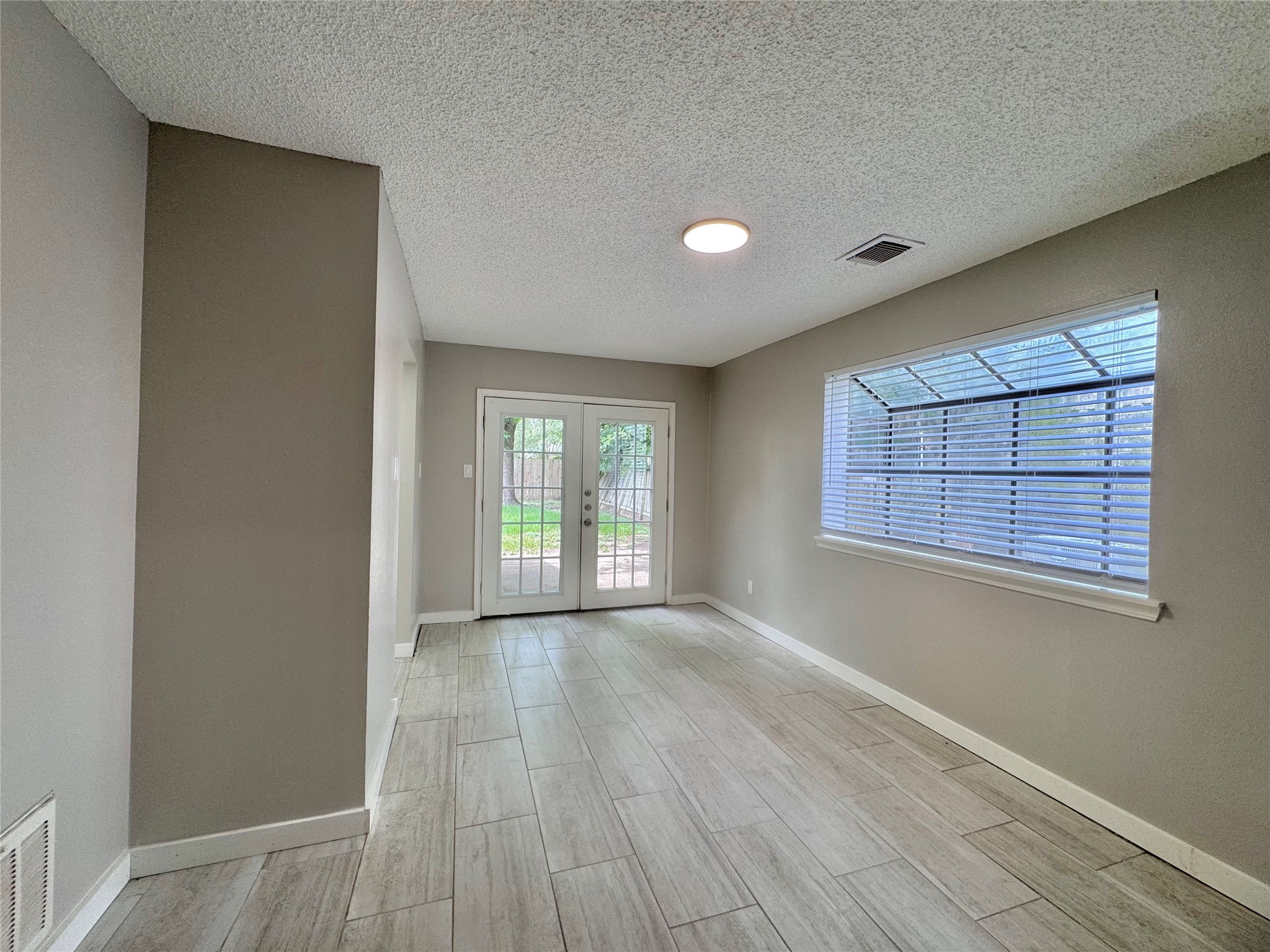 9414 Crystal Cove Circle Property Photo 4