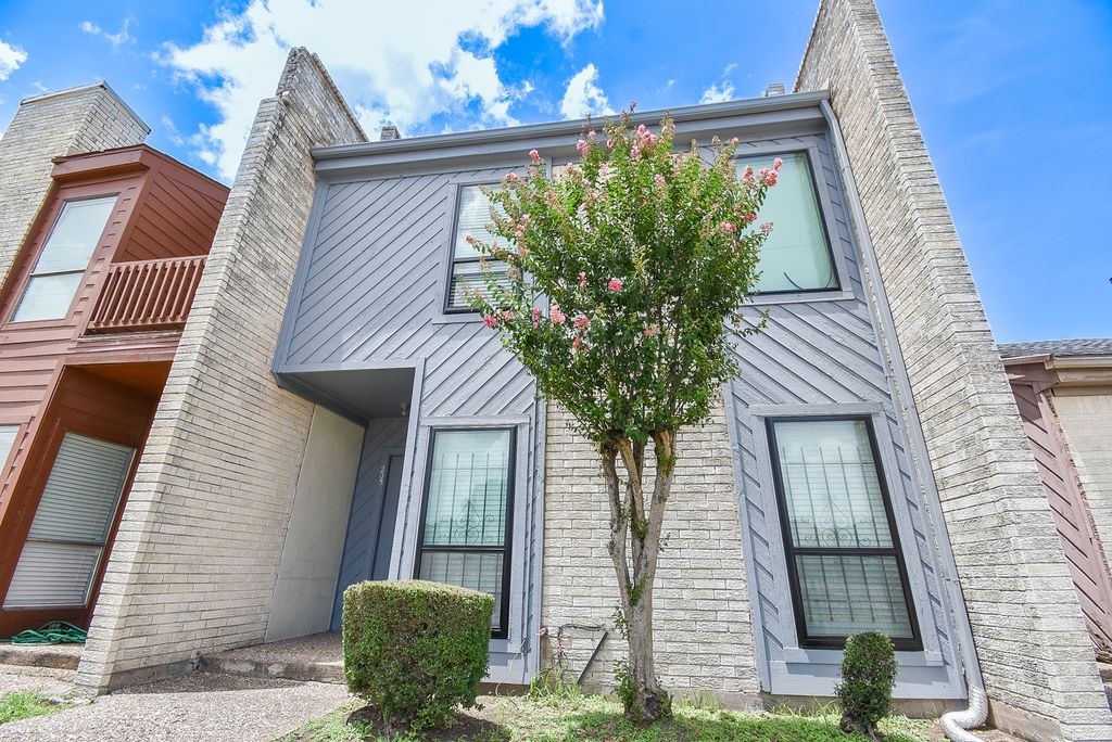 11280 Braes Forest Drive 205 Property Photo 7