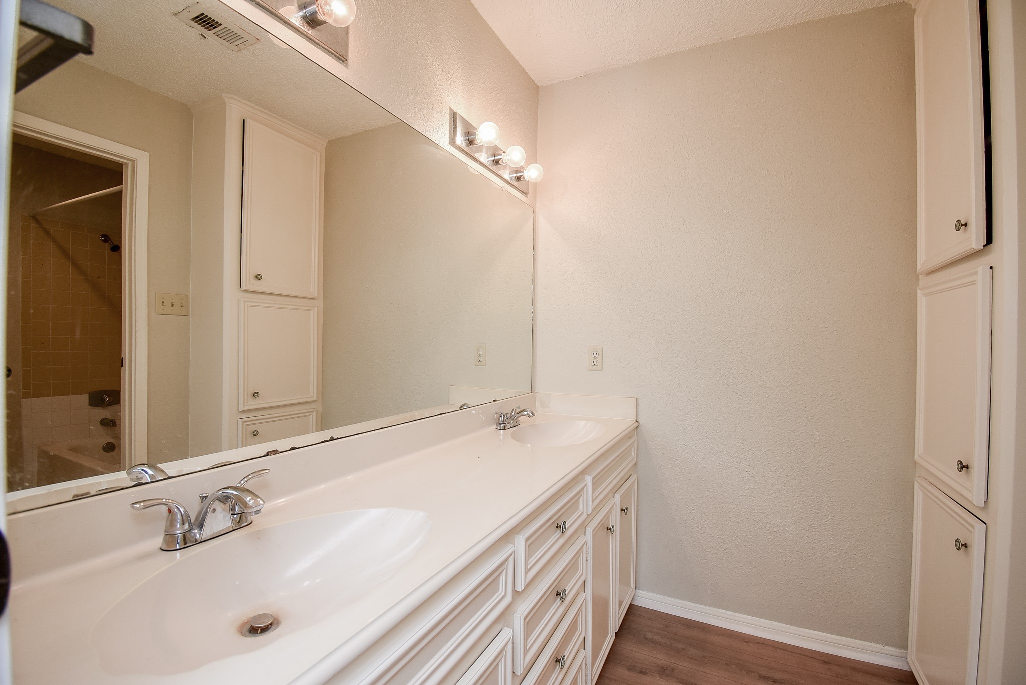 11280 Braes Forest Drive 205 Property Photo 12