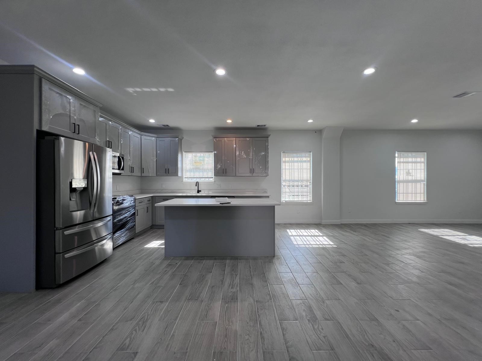 9210 Martell Street Property Photo 6