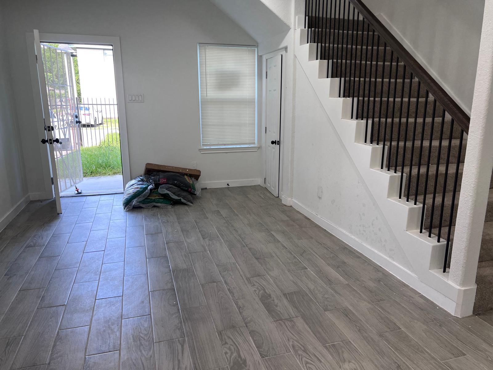 9210 Martell Street Property Photo 10