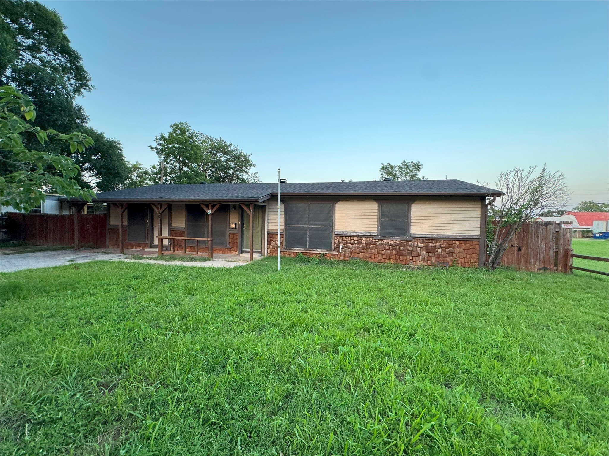 108 Sally Street Property Photo 1