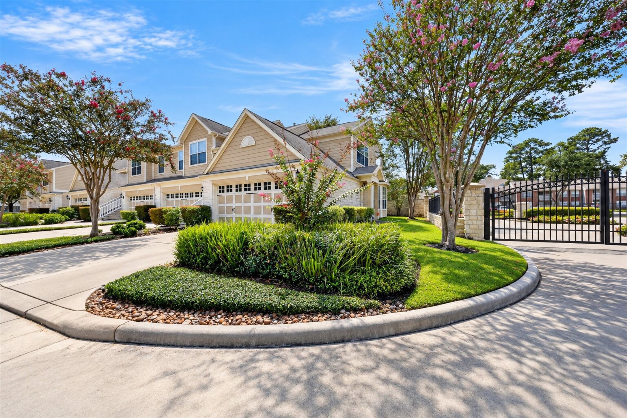 13600 Breton Ridge Street 17D Property Photo 1