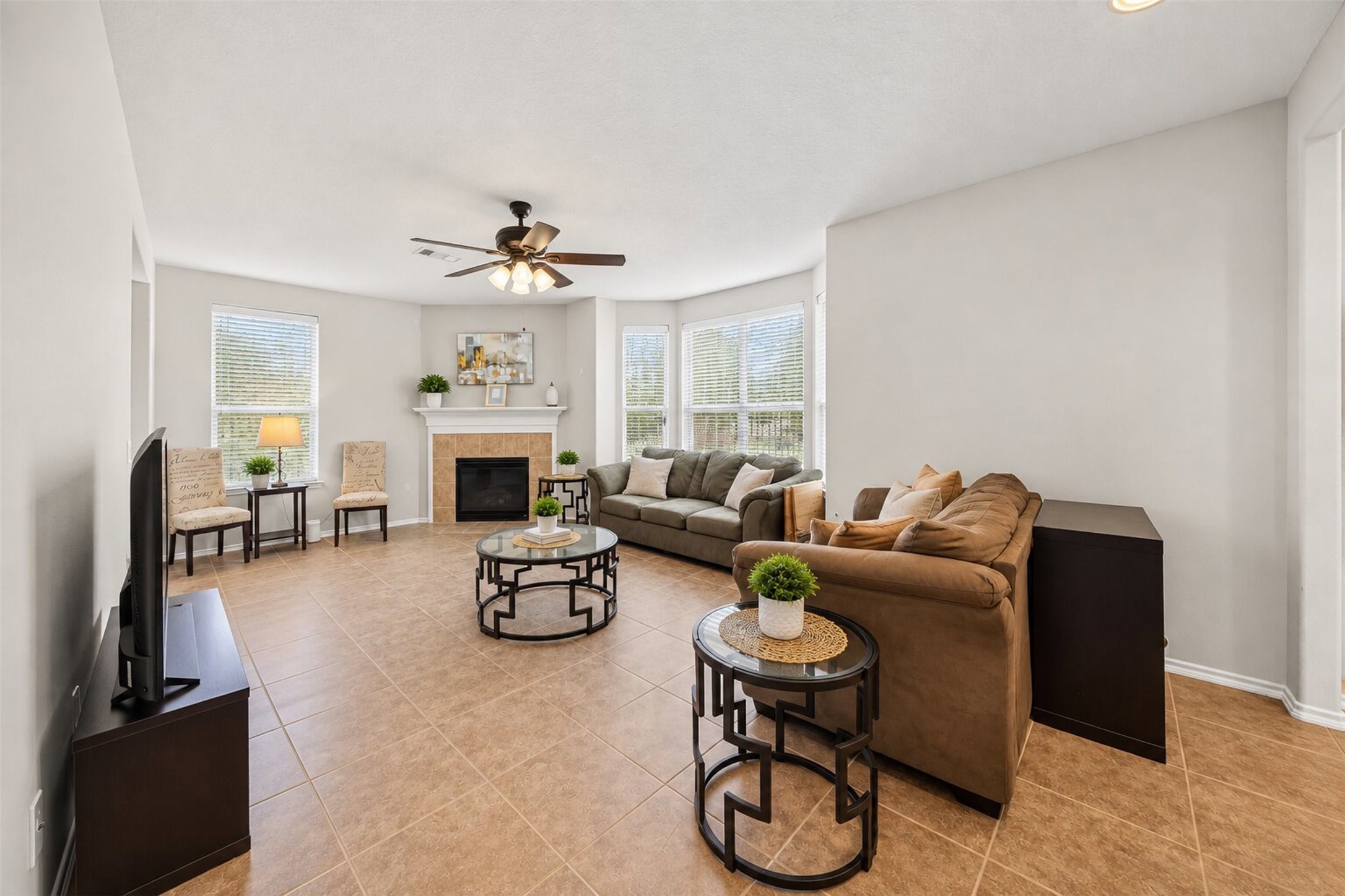 13600 Breton Ridge Street 17d Property Photo 5