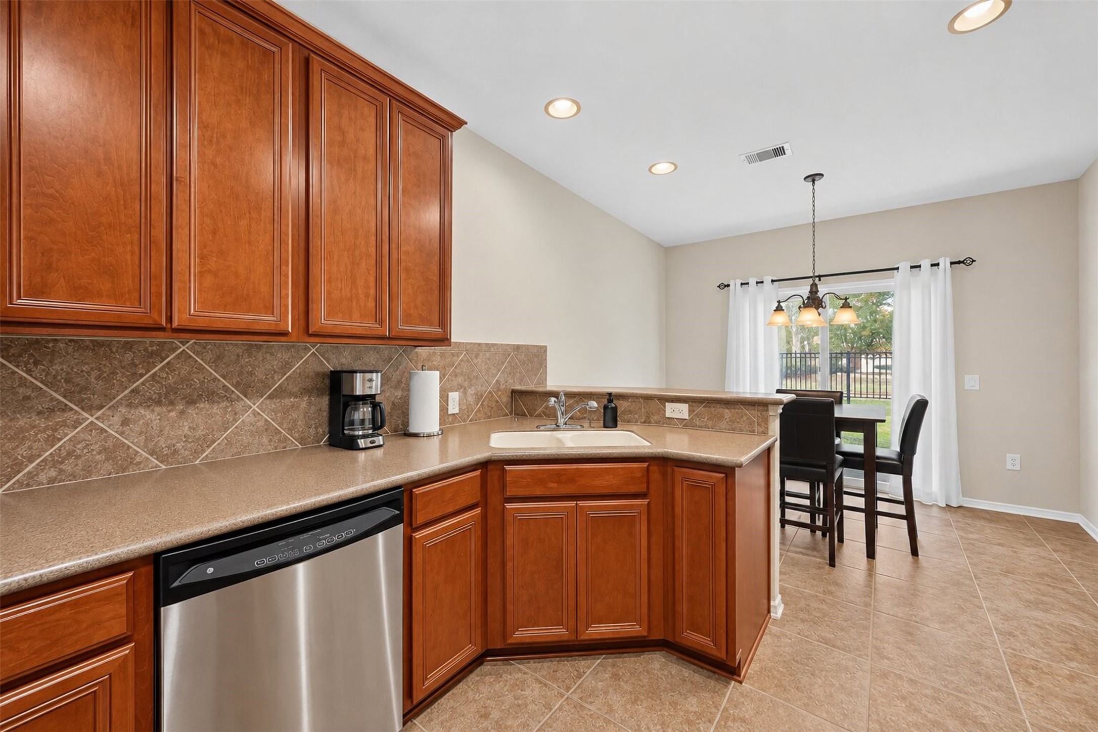 13600 Breton Ridge Street 17d Property Photo 10