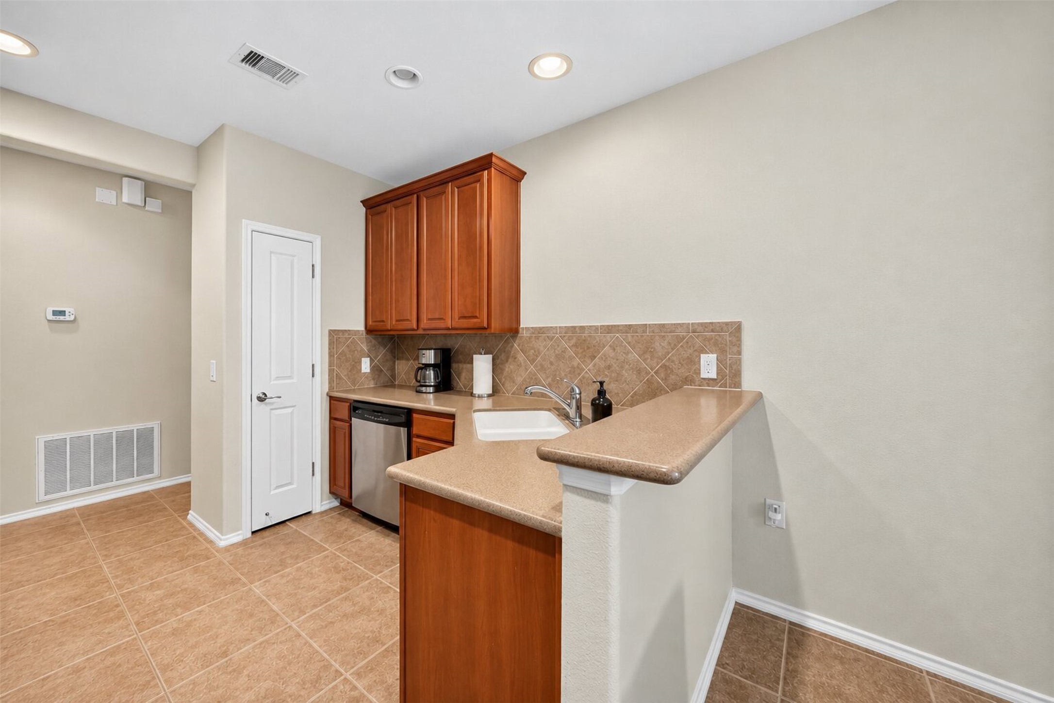 13600 Breton Ridge Street 17d Property Photo 11