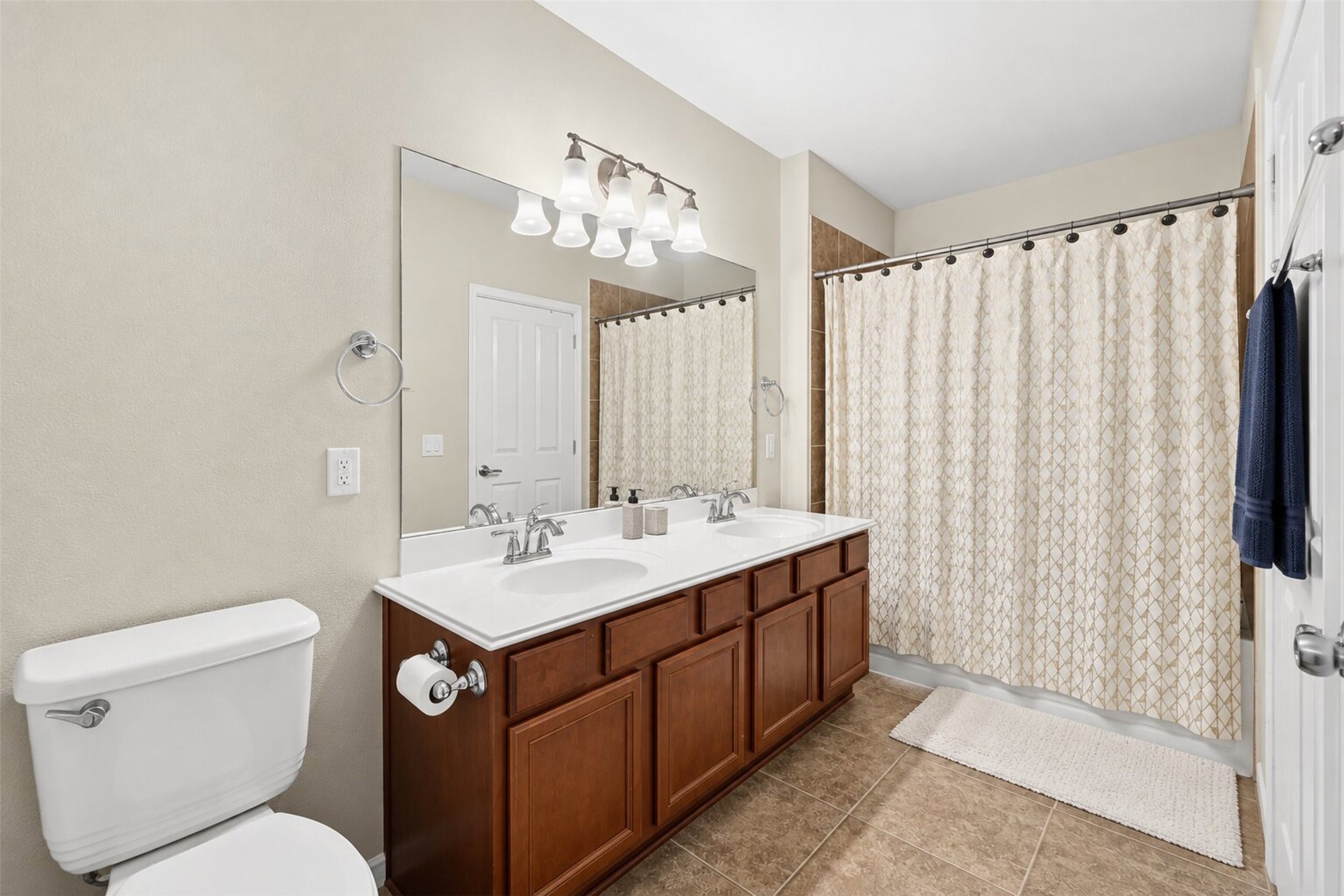13600 Breton Ridge Street 17d Property Photo 14
