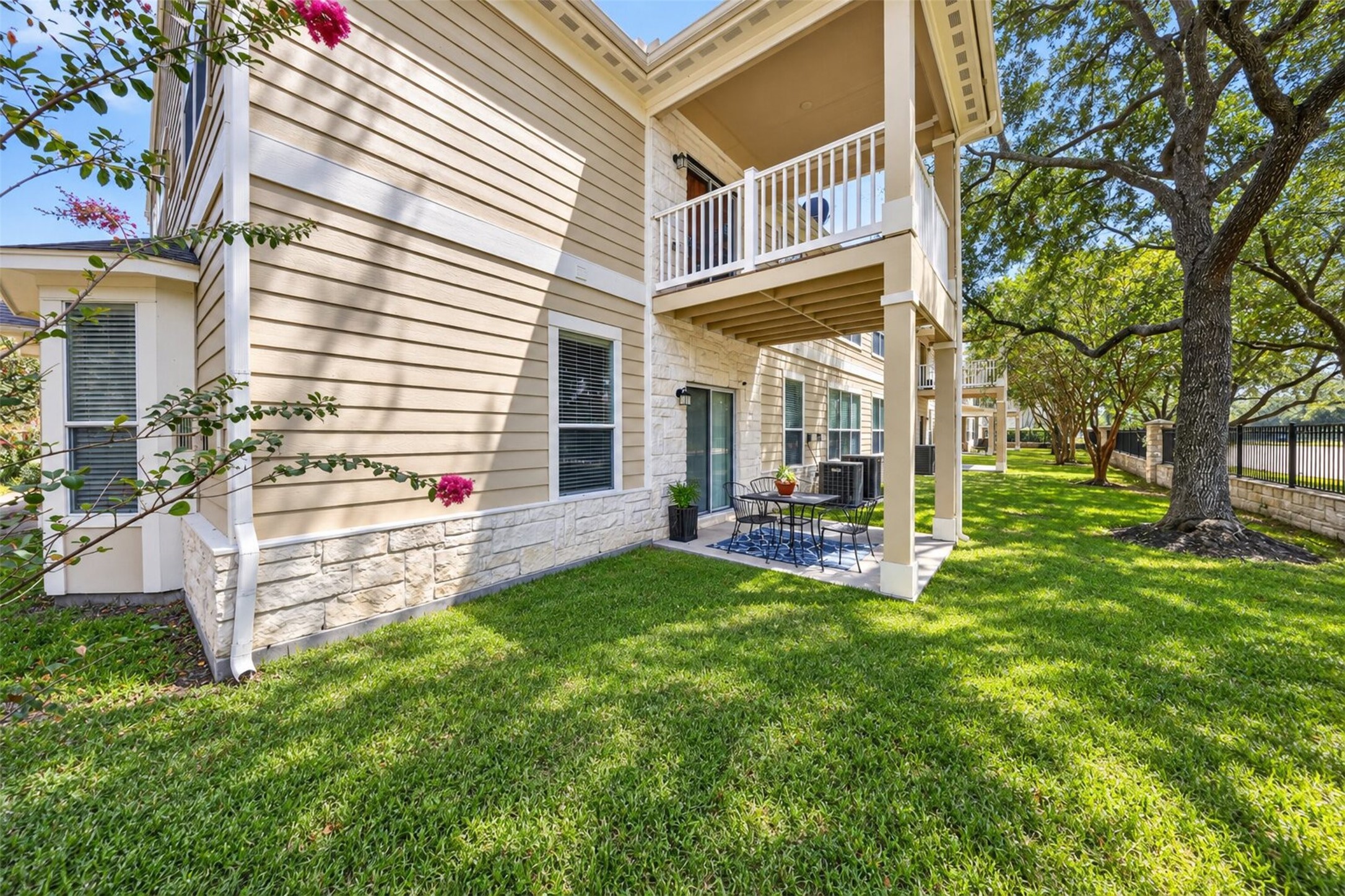 13600 Breton Ridge Street 17d Property Photo 17