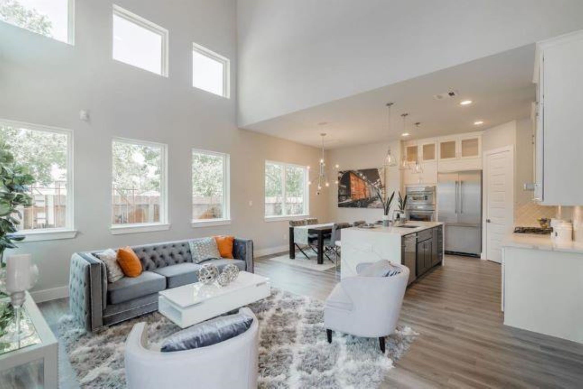 1414 W 34th 1/2 Street Property Photo 5