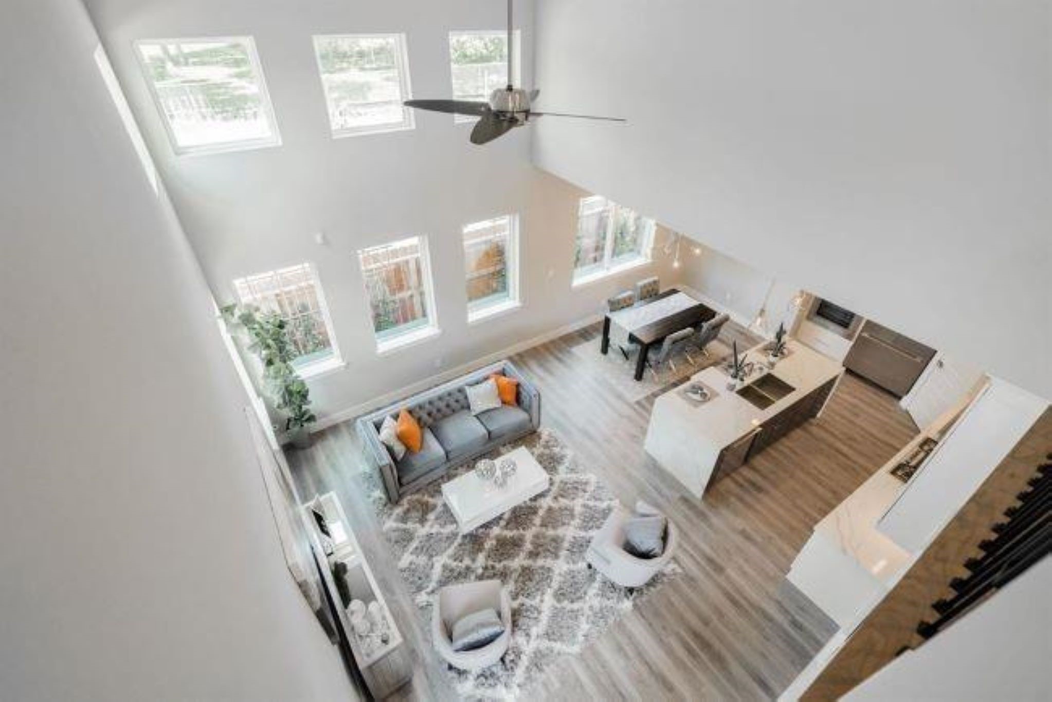 1414 W 34th 1/2 Street Property Photo 10