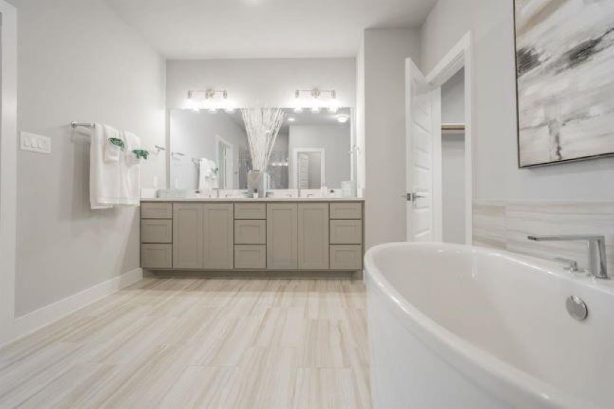 1414 W 34th 1/2 Street Property Photo 18