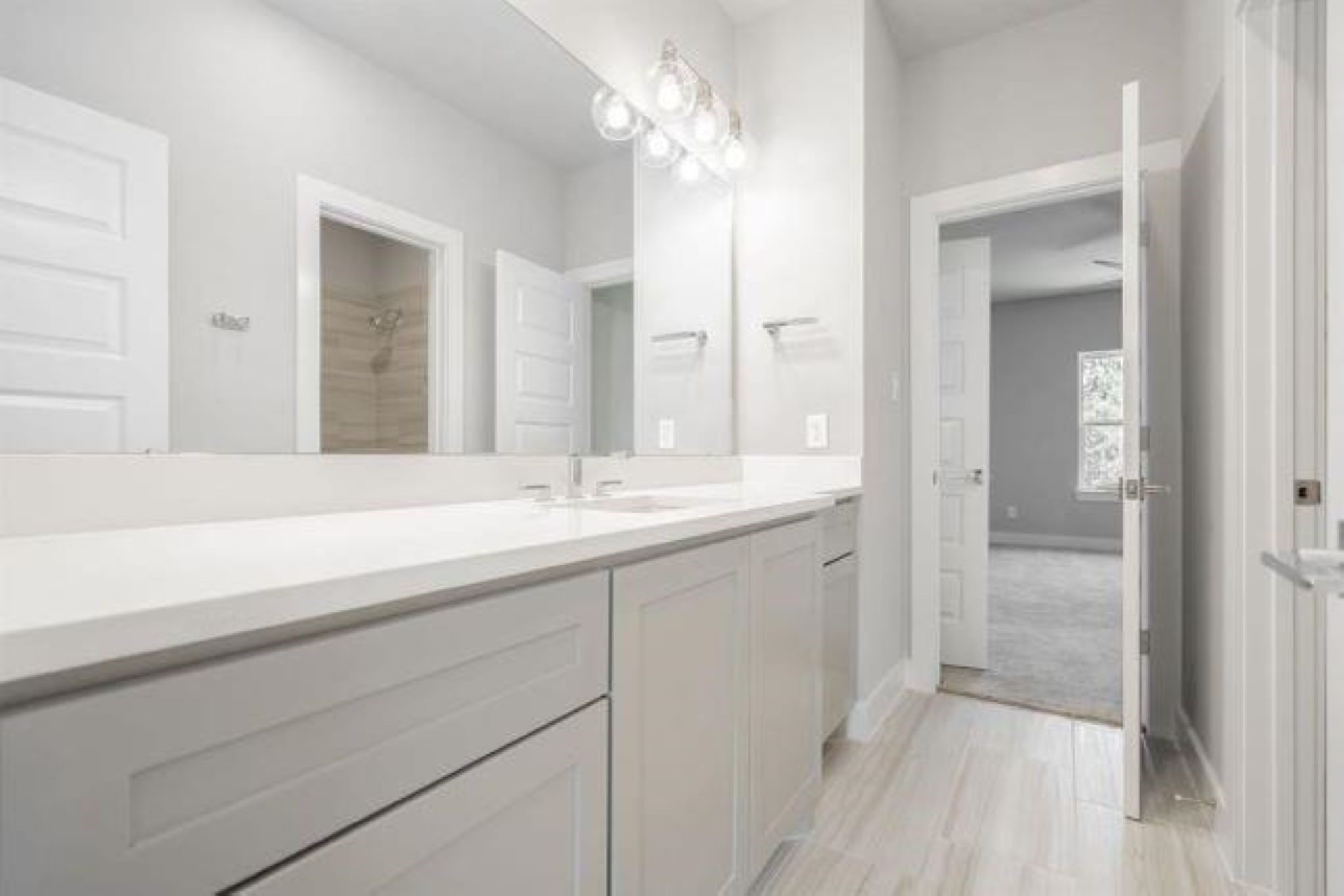 1414 W 34th 1/2 Street Property Photo 21