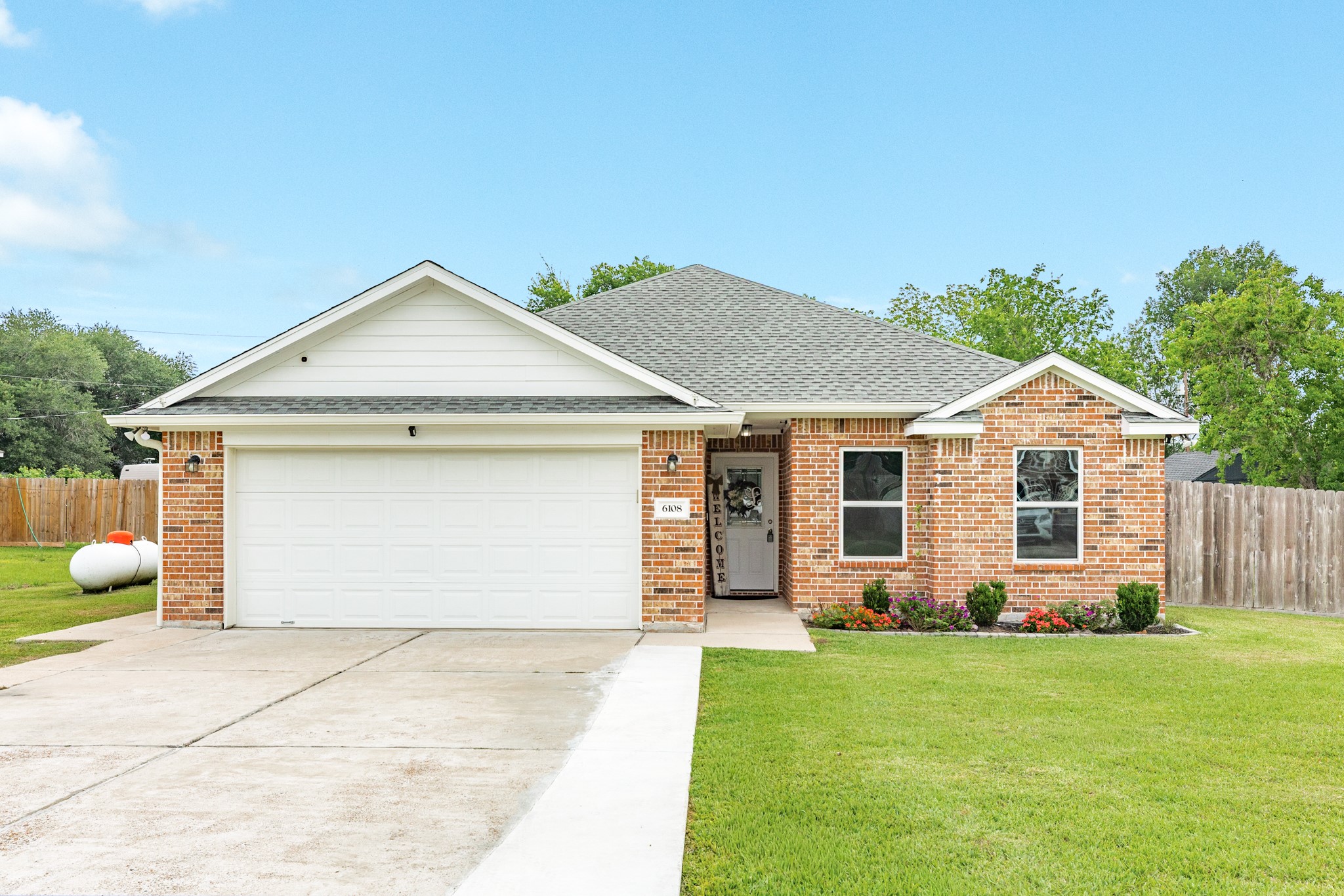 6108 Fox Ridge Drive Property Photo 1