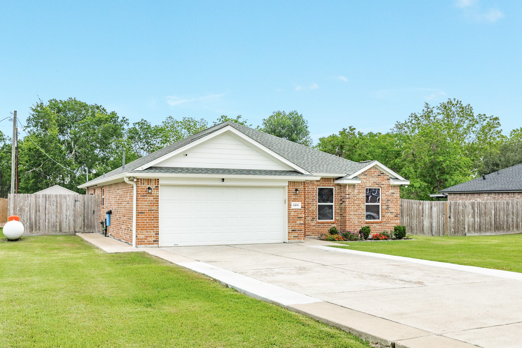 6108 Fox Ridge Drive Property Photo 2