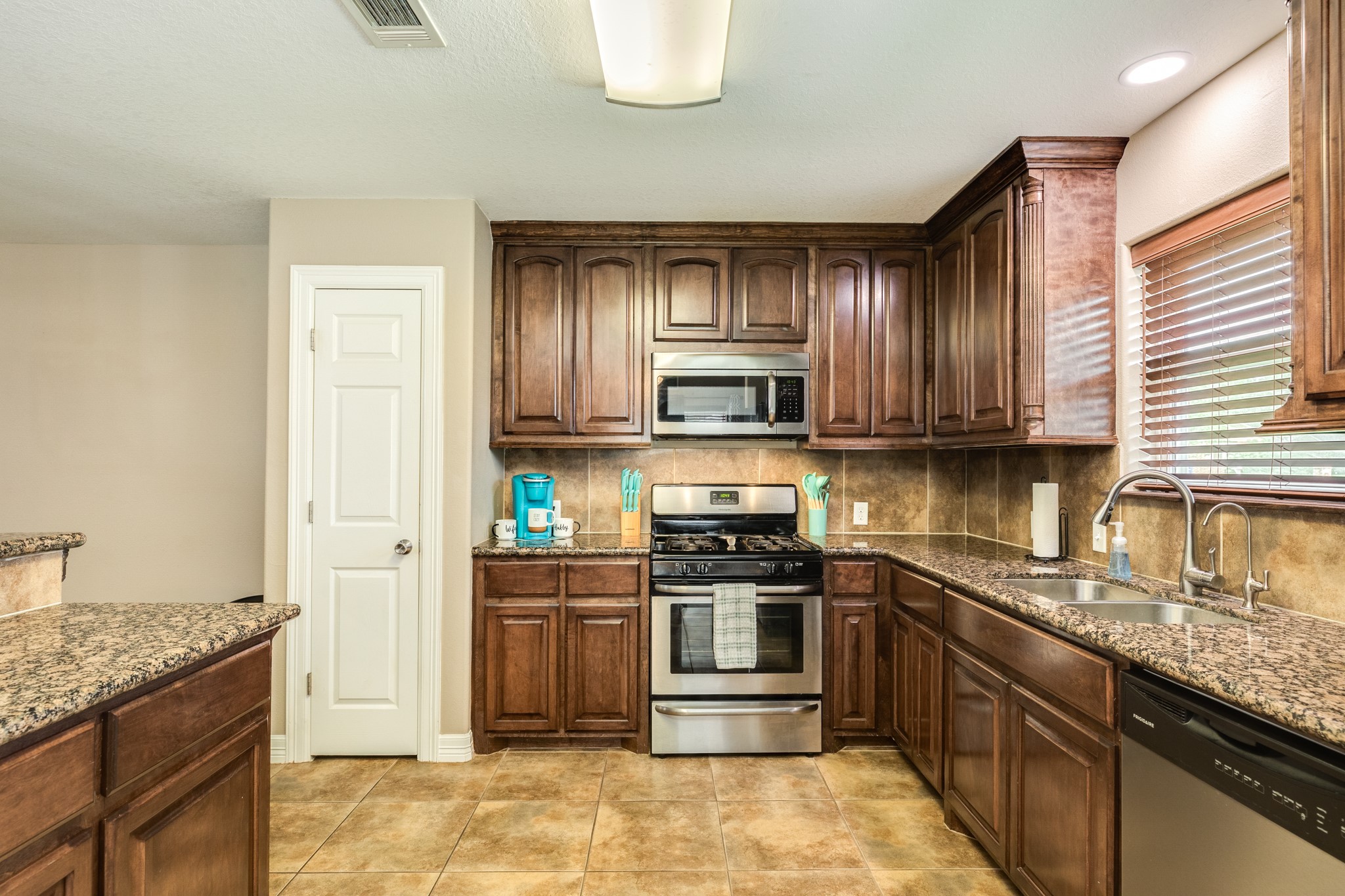 6108 Fox Ridge Drive Property Photo 11