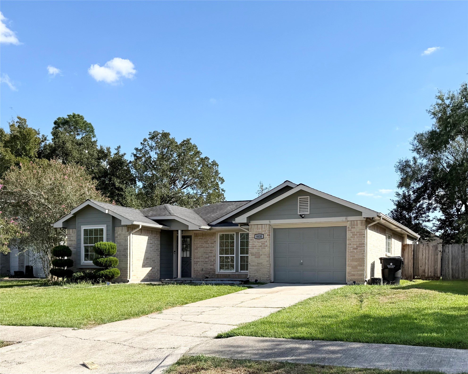 9838 Golden Eagle Street Property Photo 2