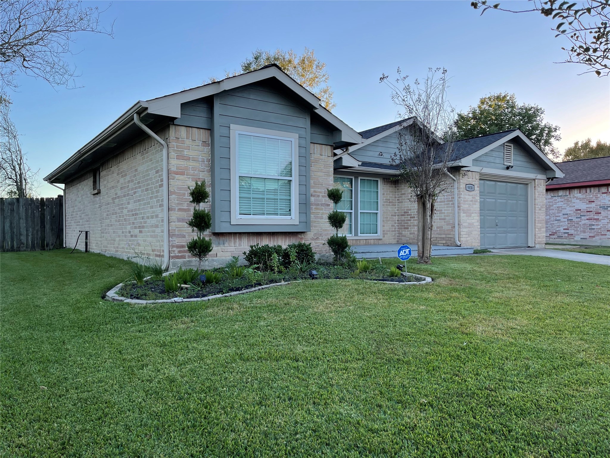 9838 Golden Eagle Street Property Photo 5