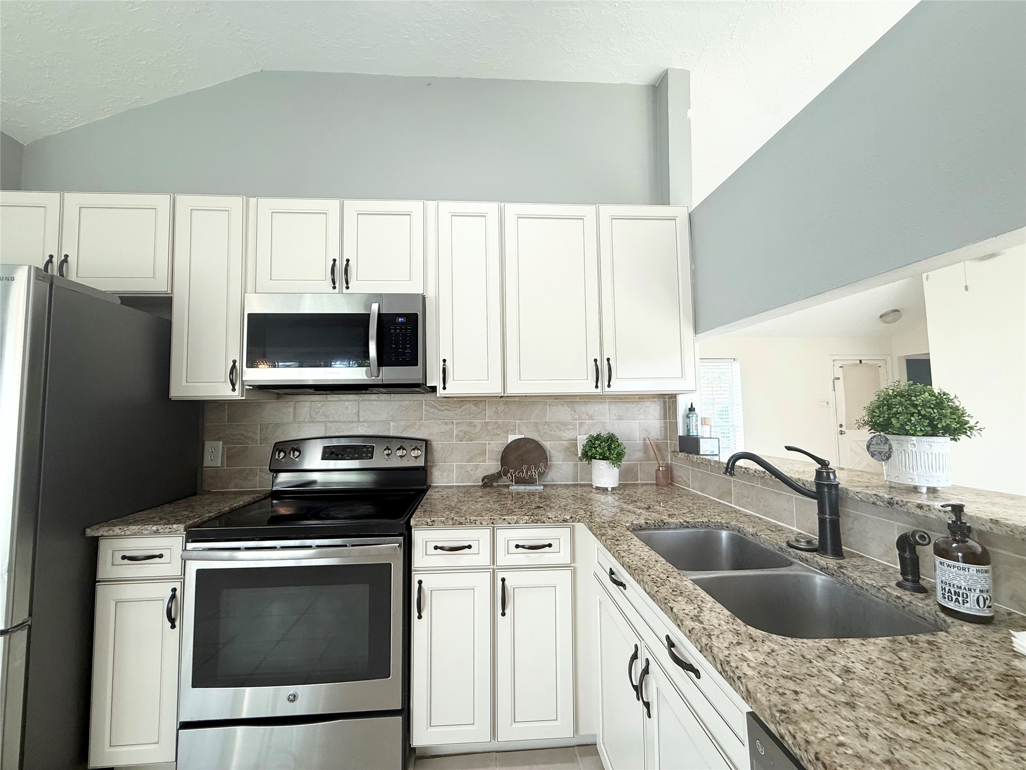 9838 Golden Eagle Street Property Photo 18