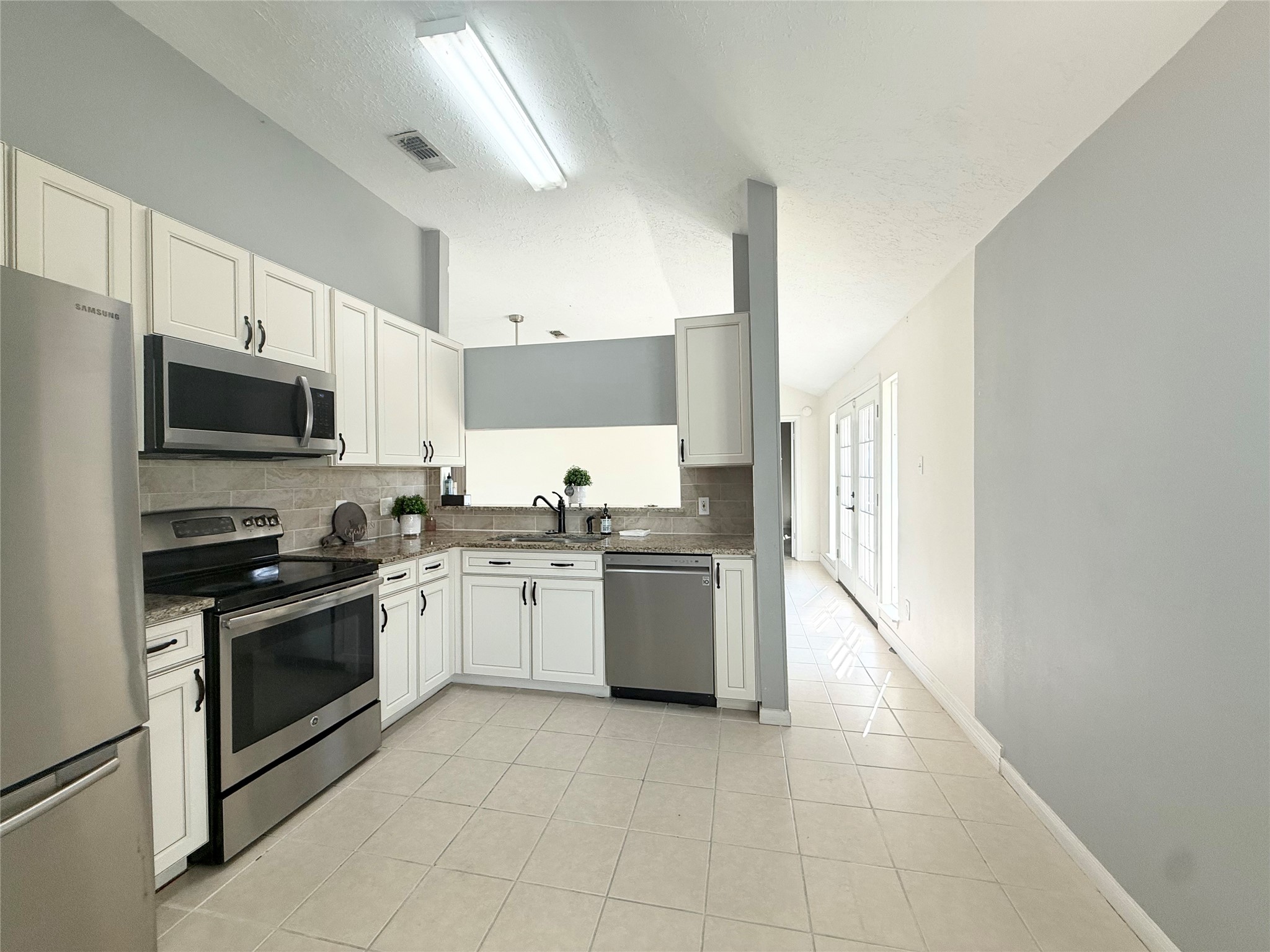 9838 Golden Eagle Street Property Photo 19