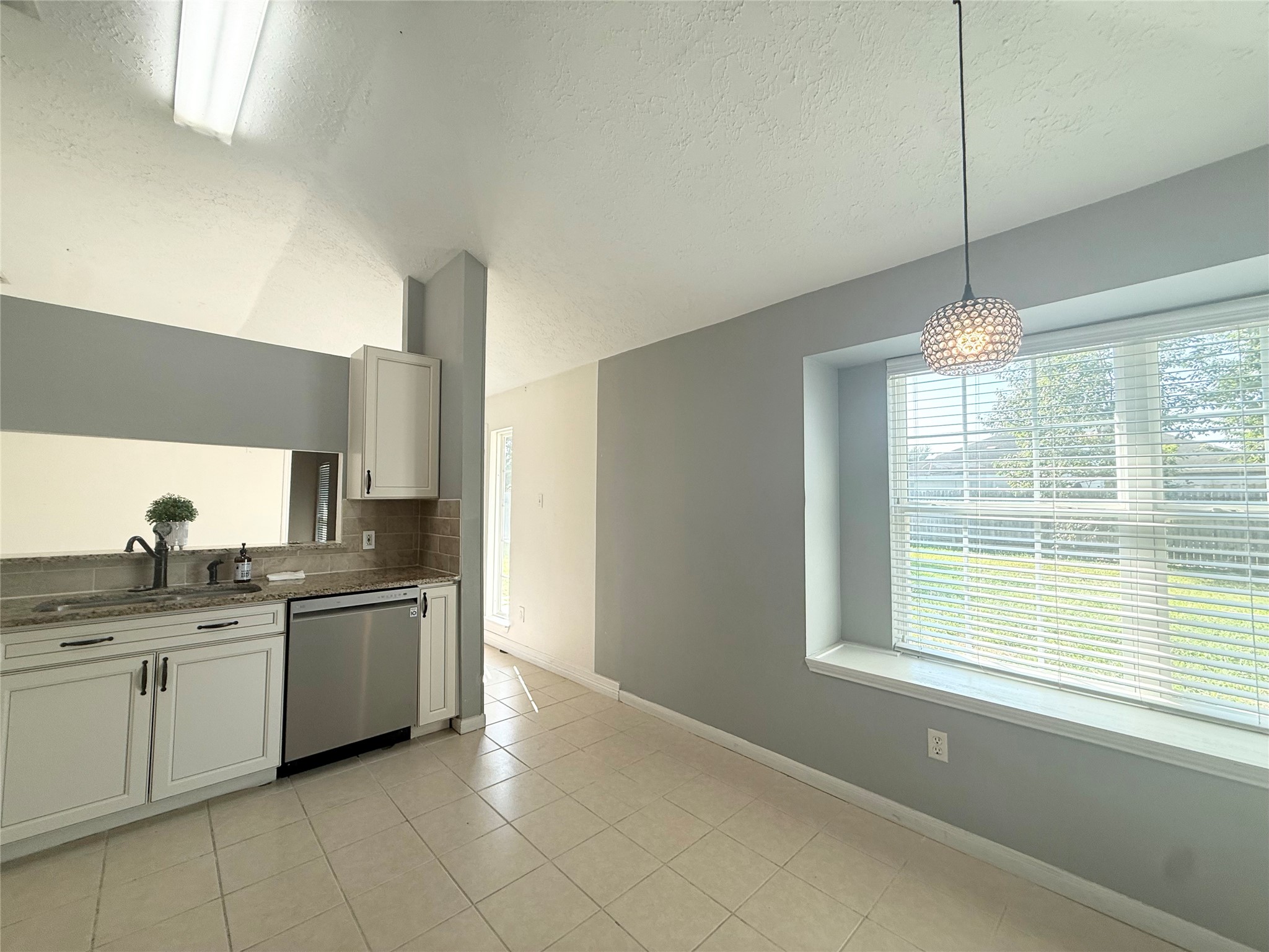 9838 Golden Eagle Street Property Photo 27