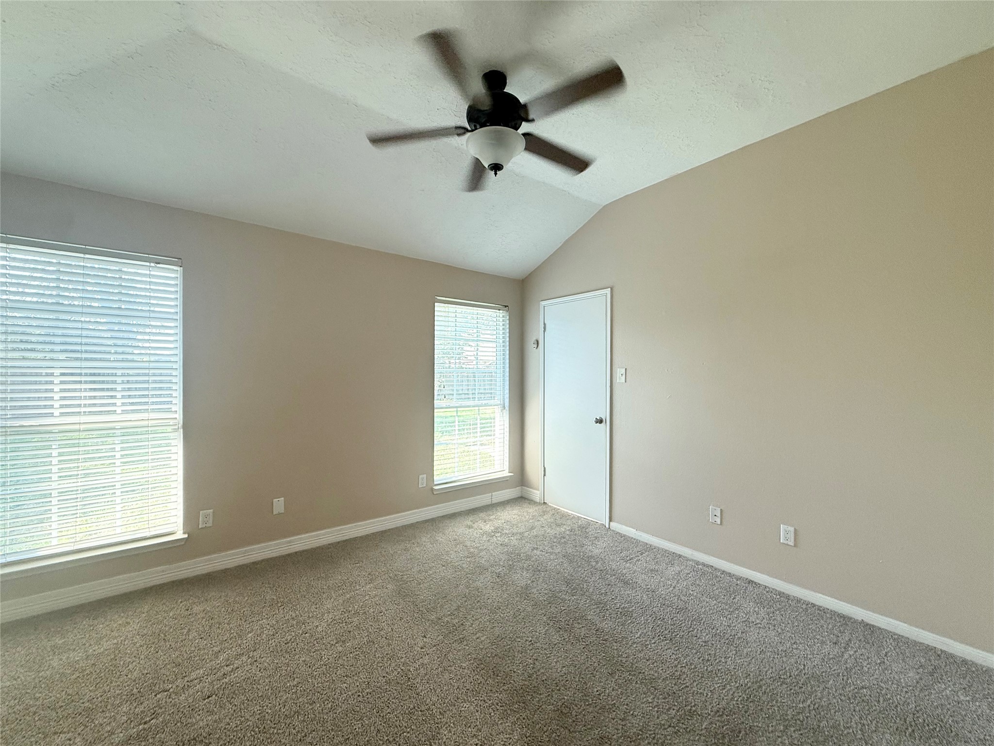 9838 Golden Eagle Street Property Photo 31