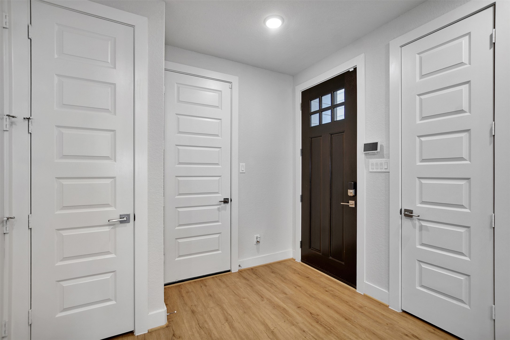 119 E 43rd Street B Property Photo 6