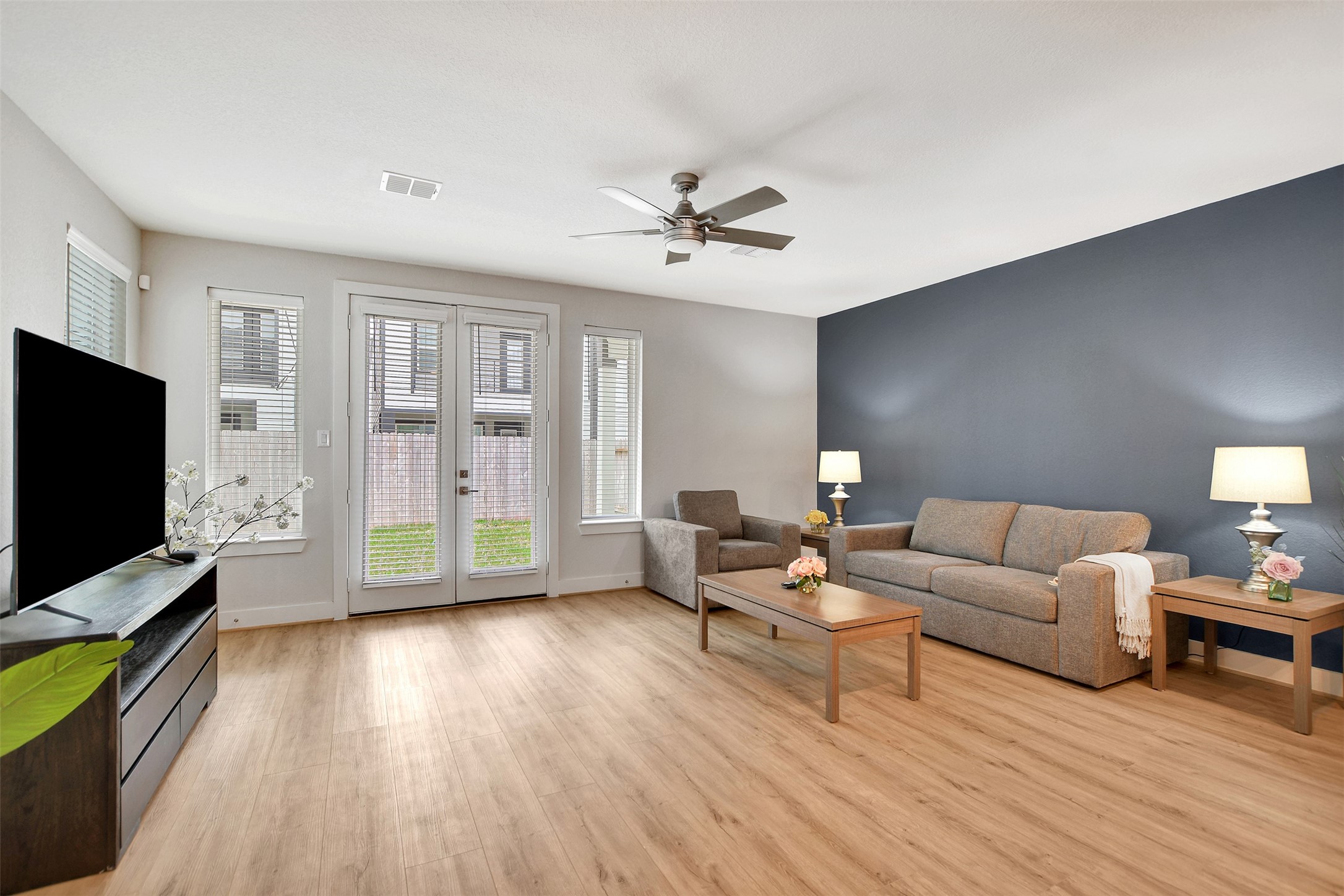 119 E 43rd Street B Property Photo 12