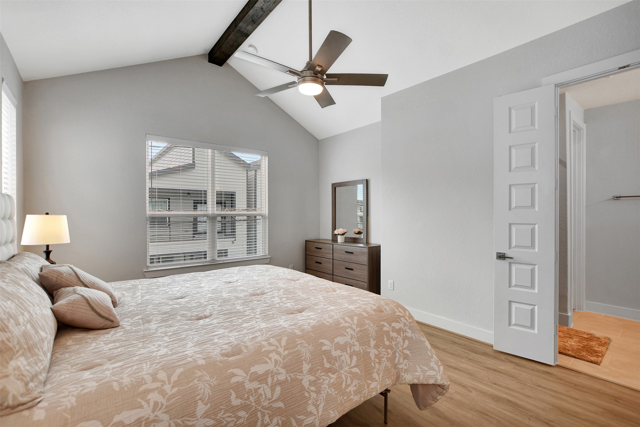 119 E 43rd Street B Property Photo 22
