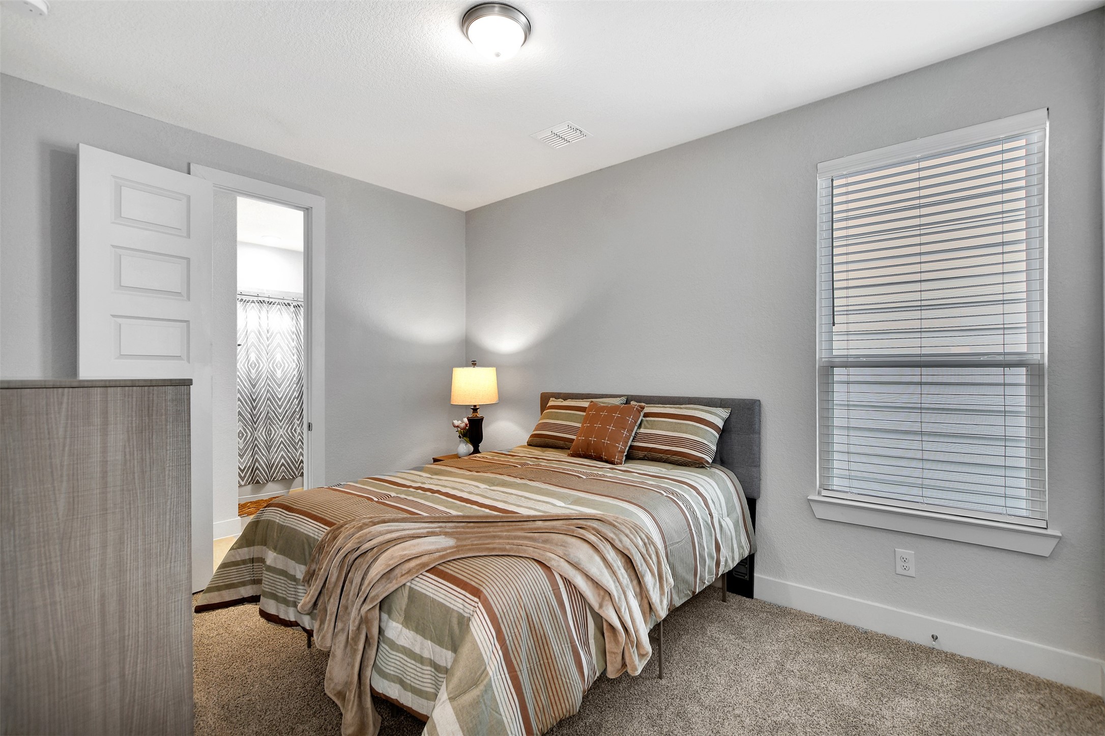 119 E 43rd Street B Property Photo 28