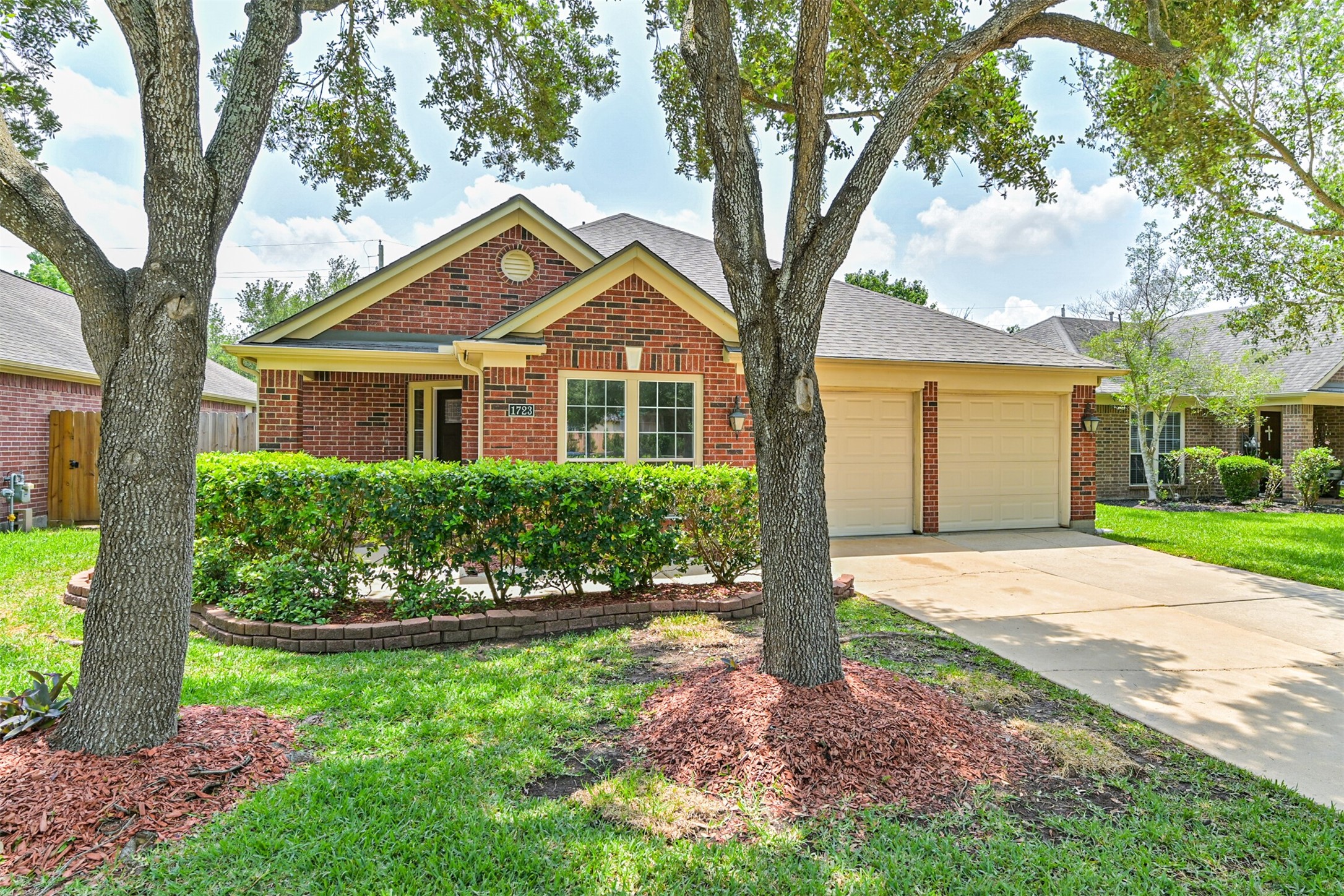 1723 Magnolia Lake Property Photo 1