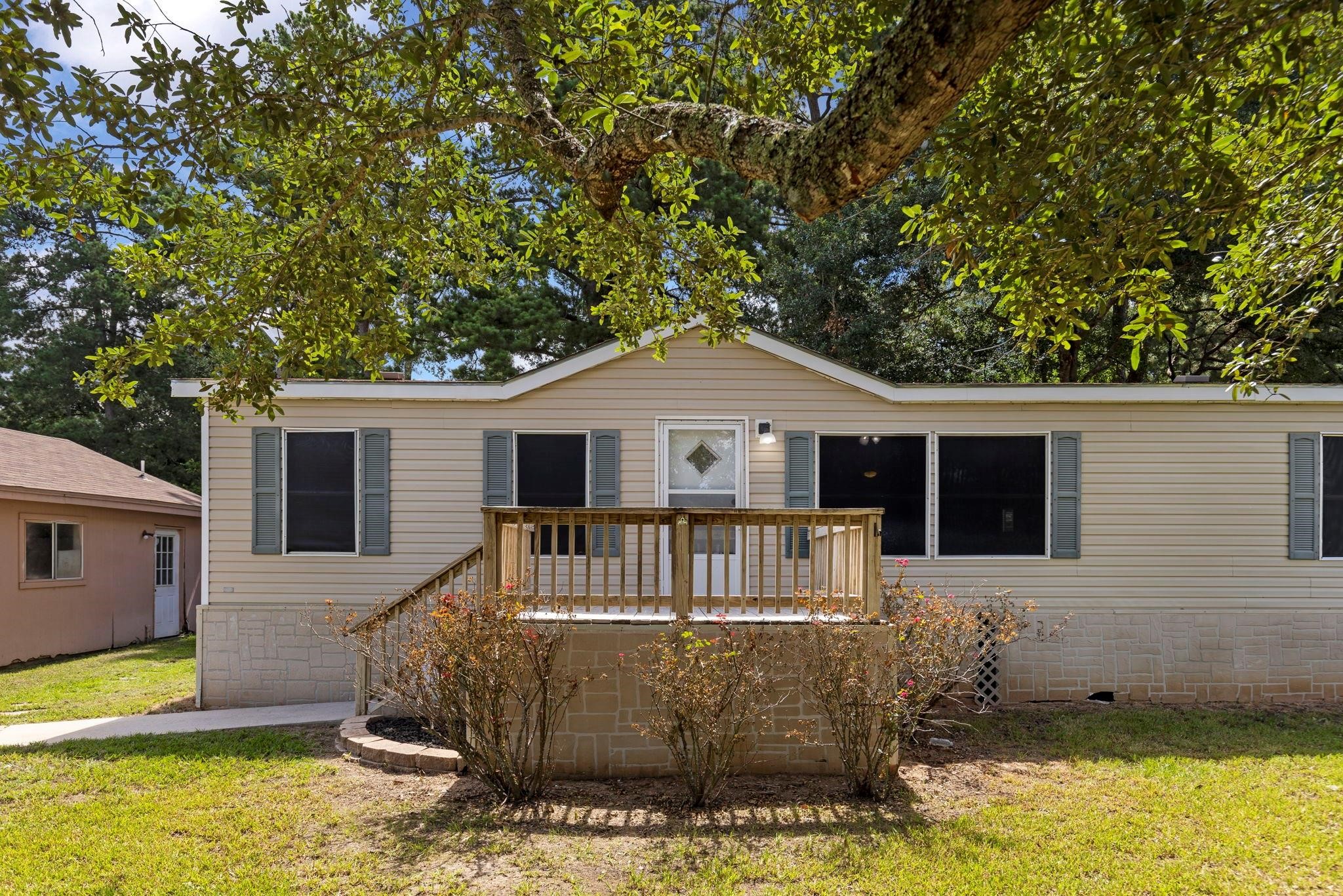 26214 Country Hollow Street Property Photo 2
