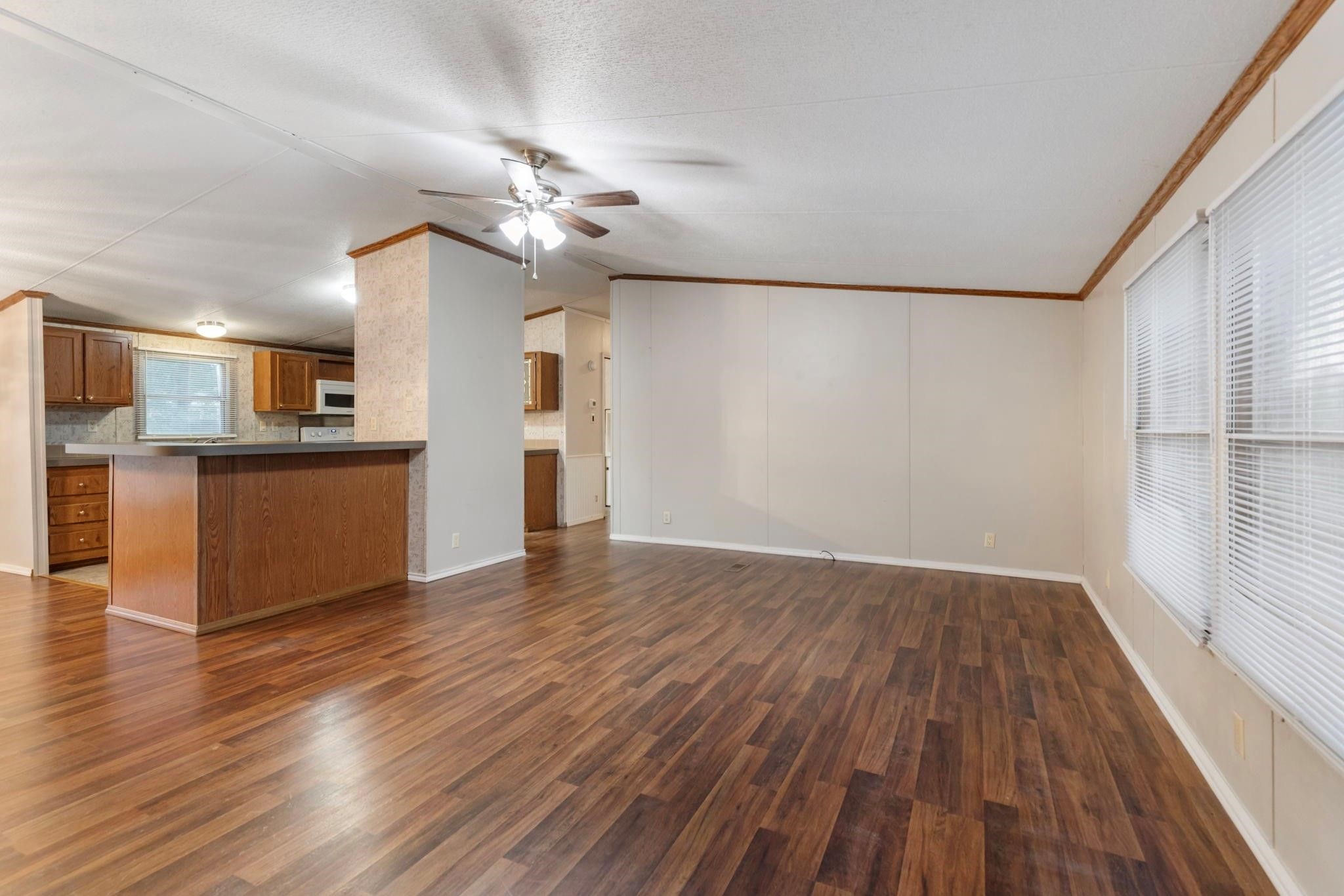 26214 Country Hollow Street Property Photo 6