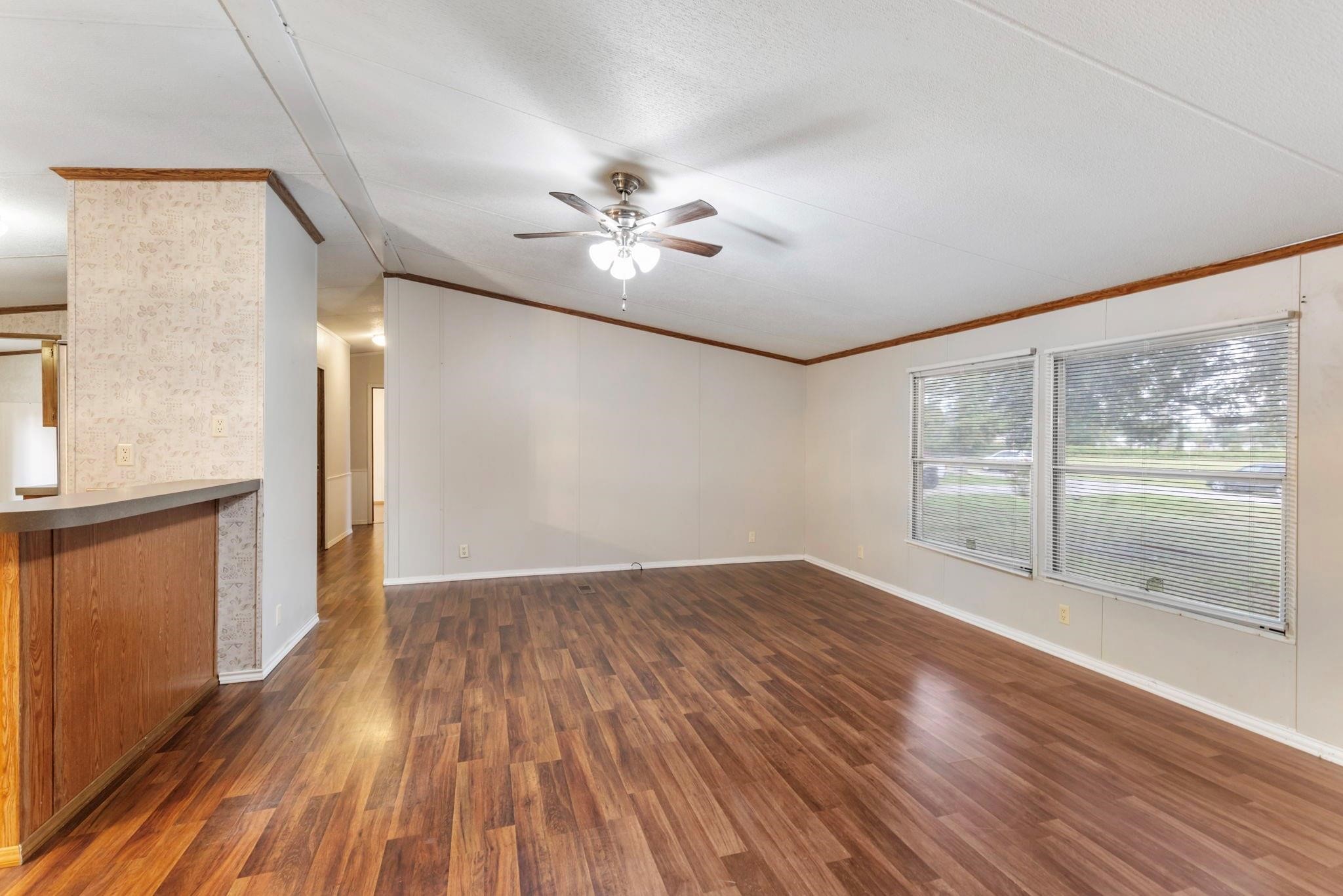 26214 Country Hollow Street Property Photo 7