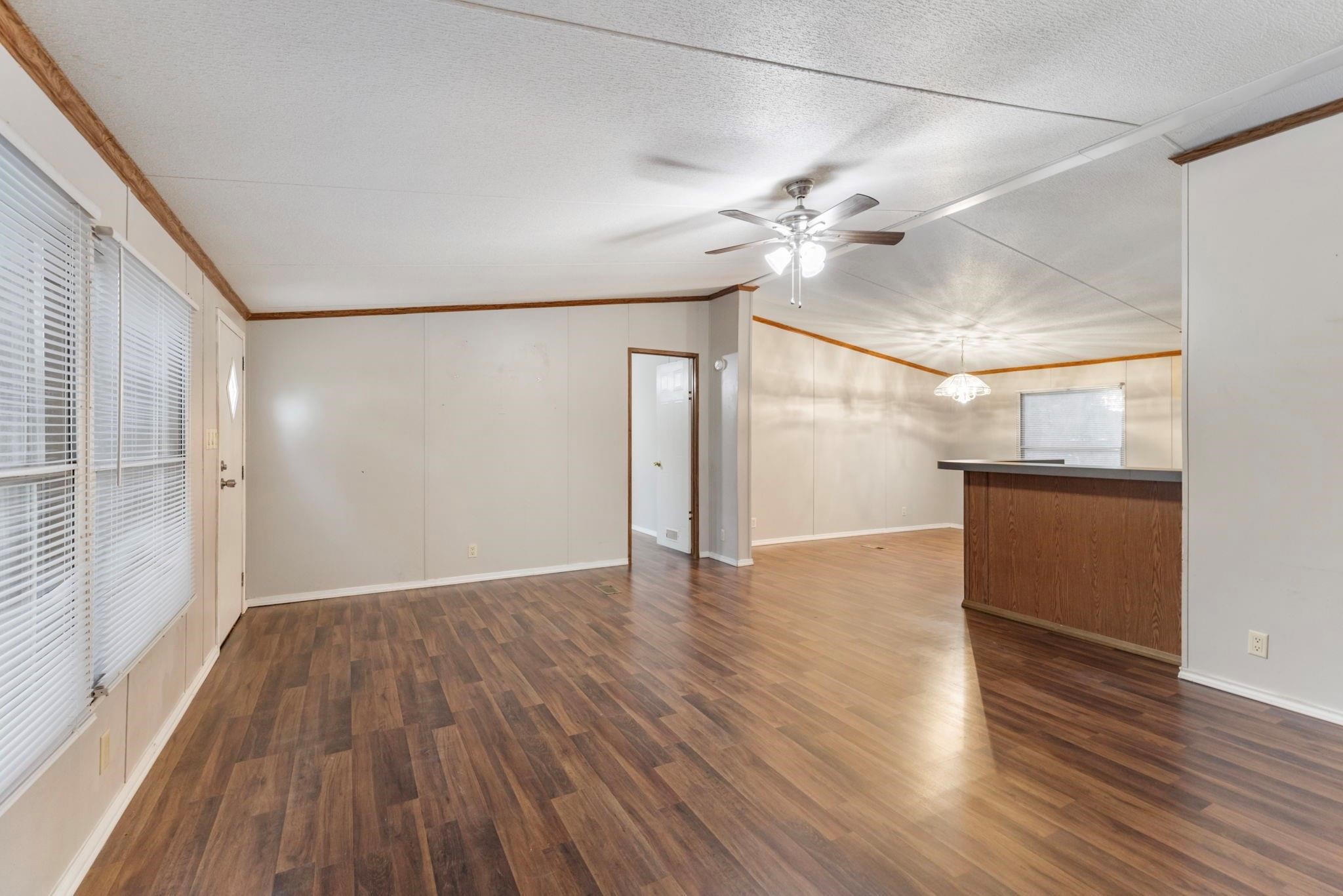 26214 Country Hollow Street Property Photo 8