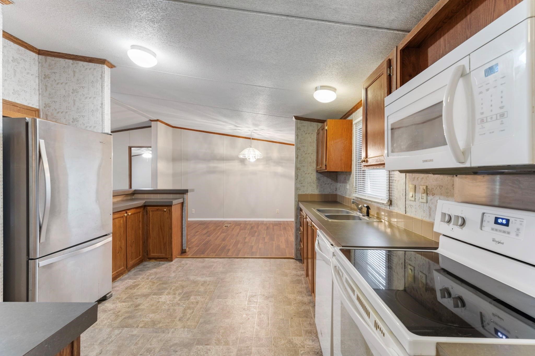 26214 Country Hollow Street Property Photo 13