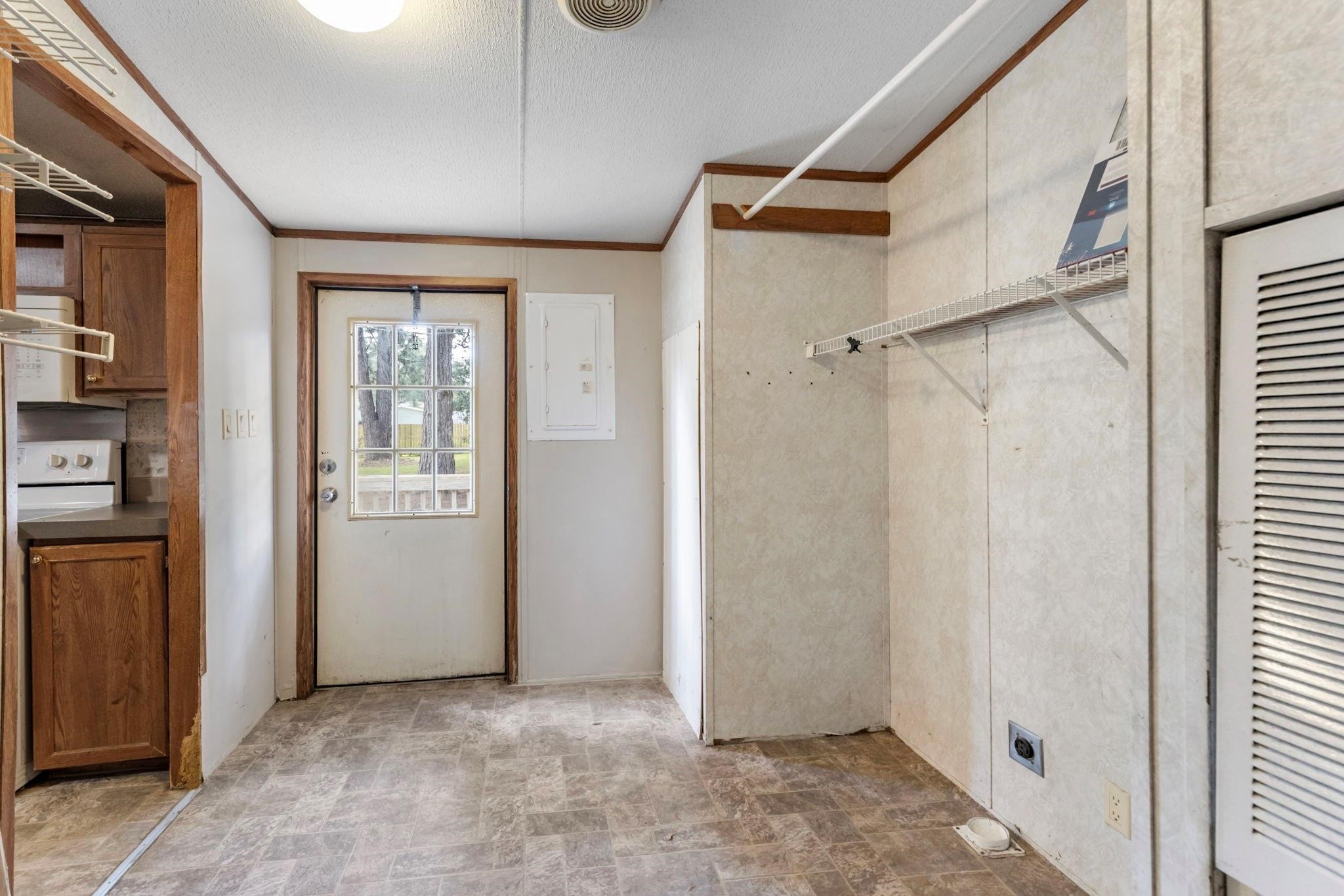 26214 Country Hollow Street Property Photo 14