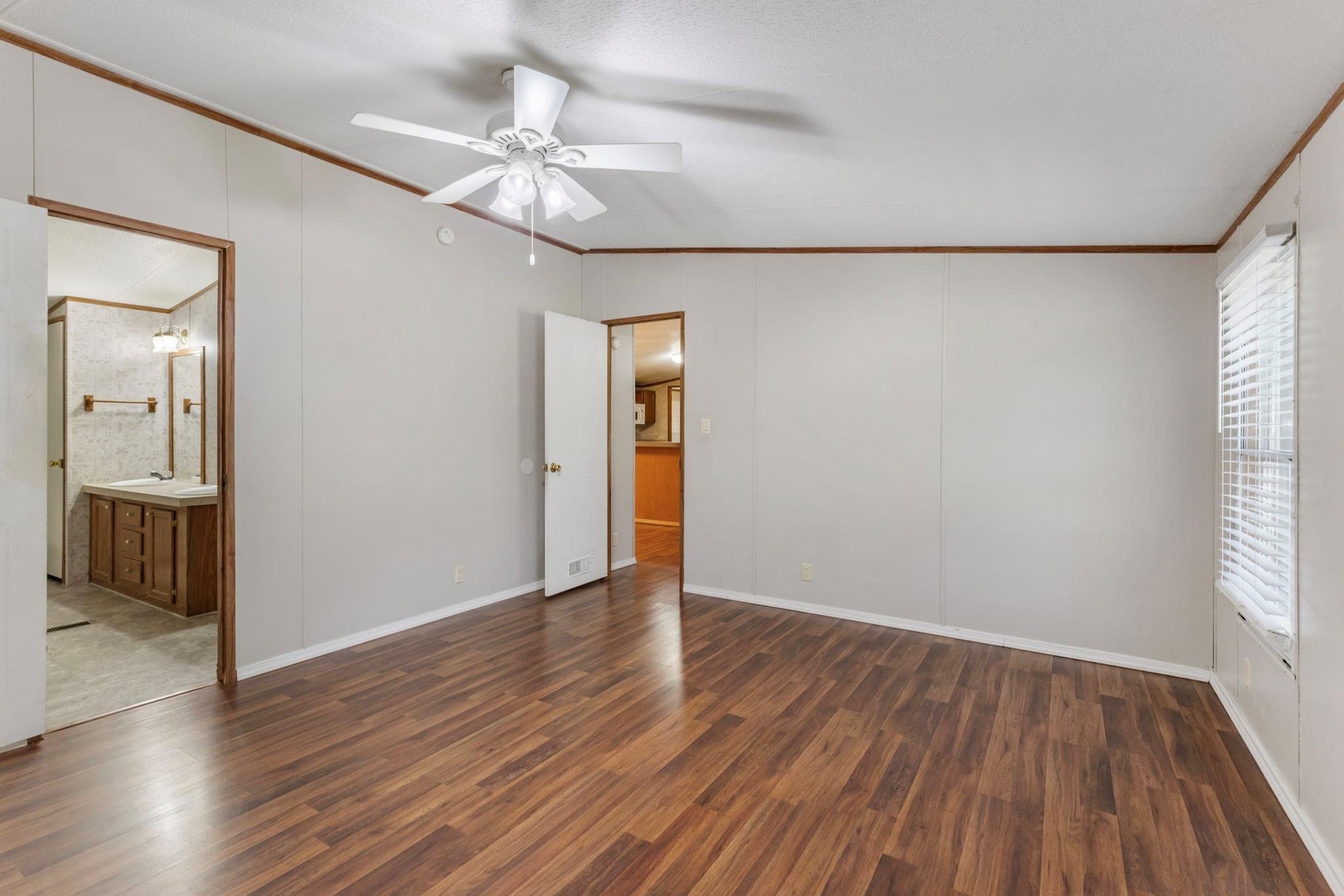 26214 Country Hollow Street Property Photo 16