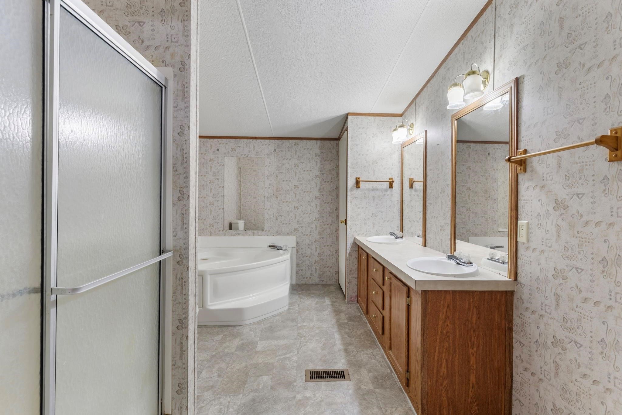26214 Country Hollow Street Property Photo 17