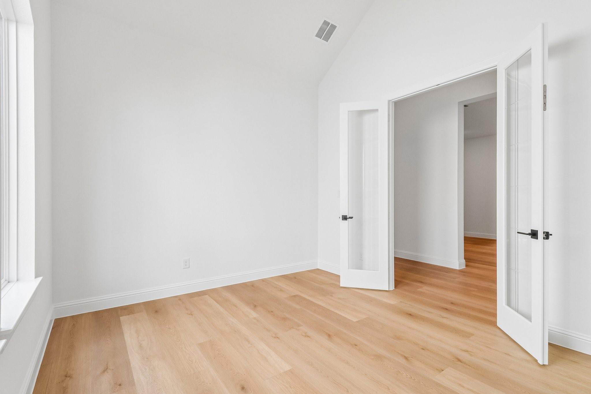 5422 Timpson Drive Property Photo 10