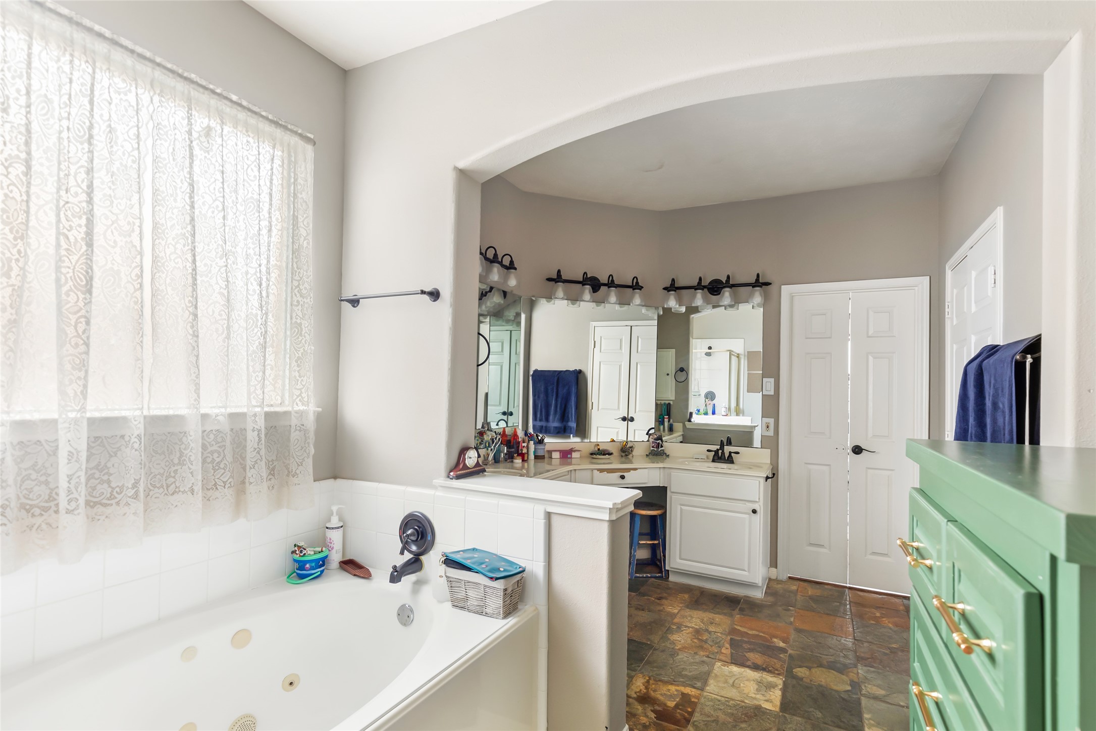 1831 Country Club Cove Drive Property Photo 22