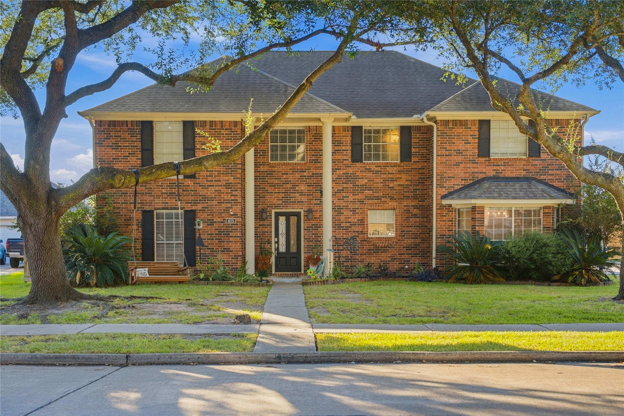 405 Regency Court Property Photo 1