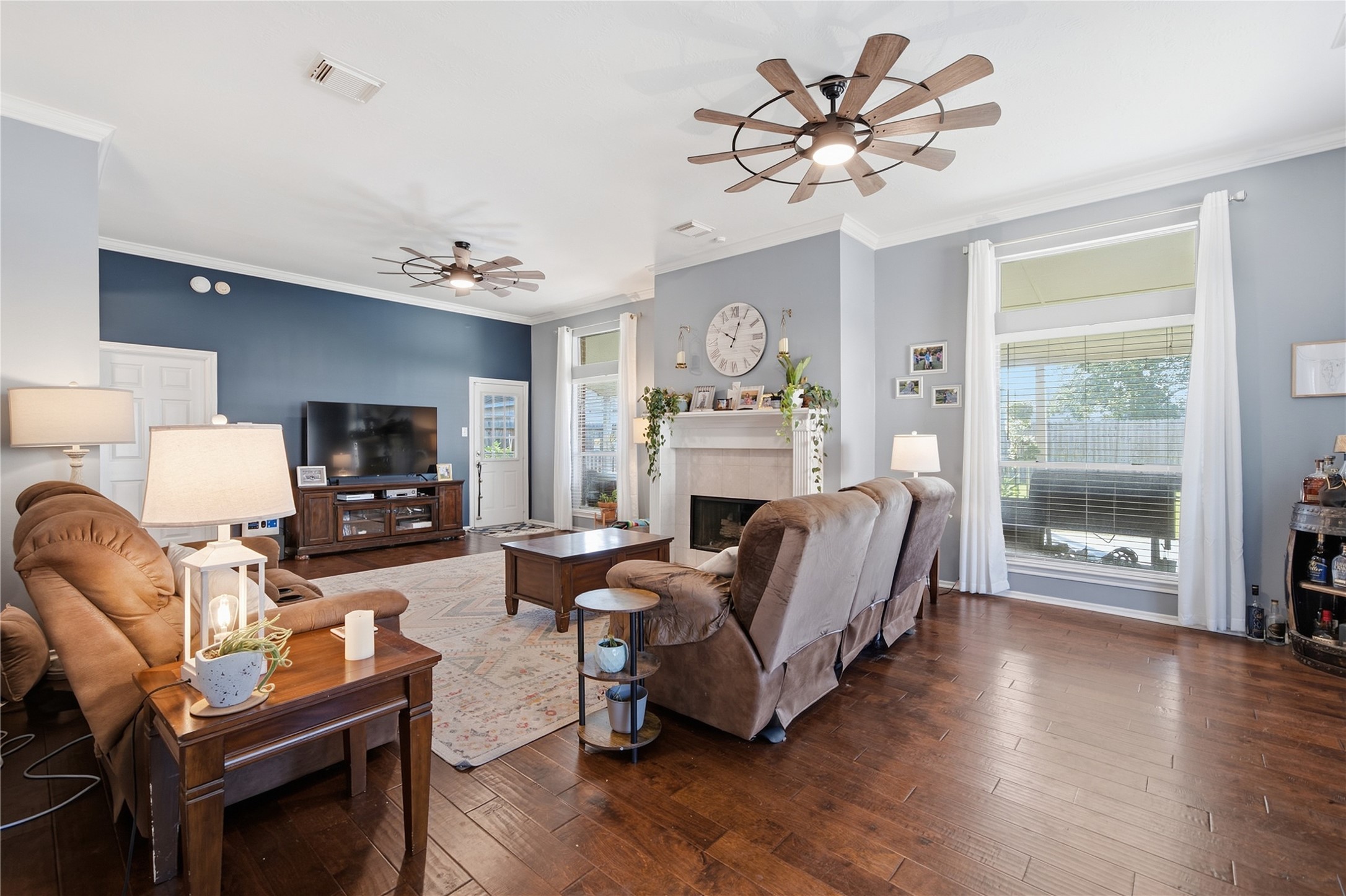 405 Regency Court Property Photo 2