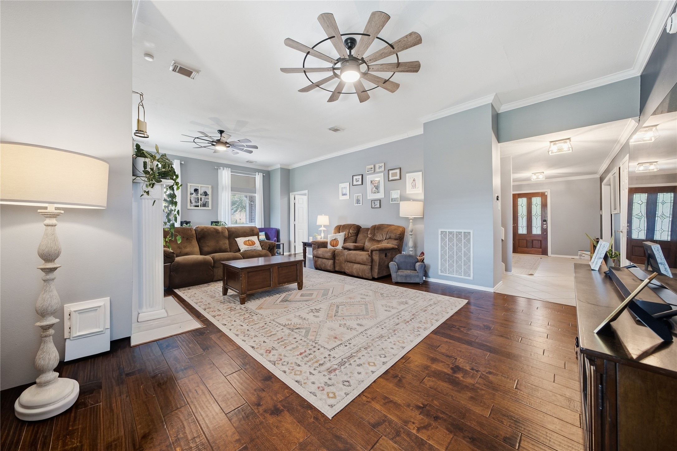 405 Regency Court Property Photo 5