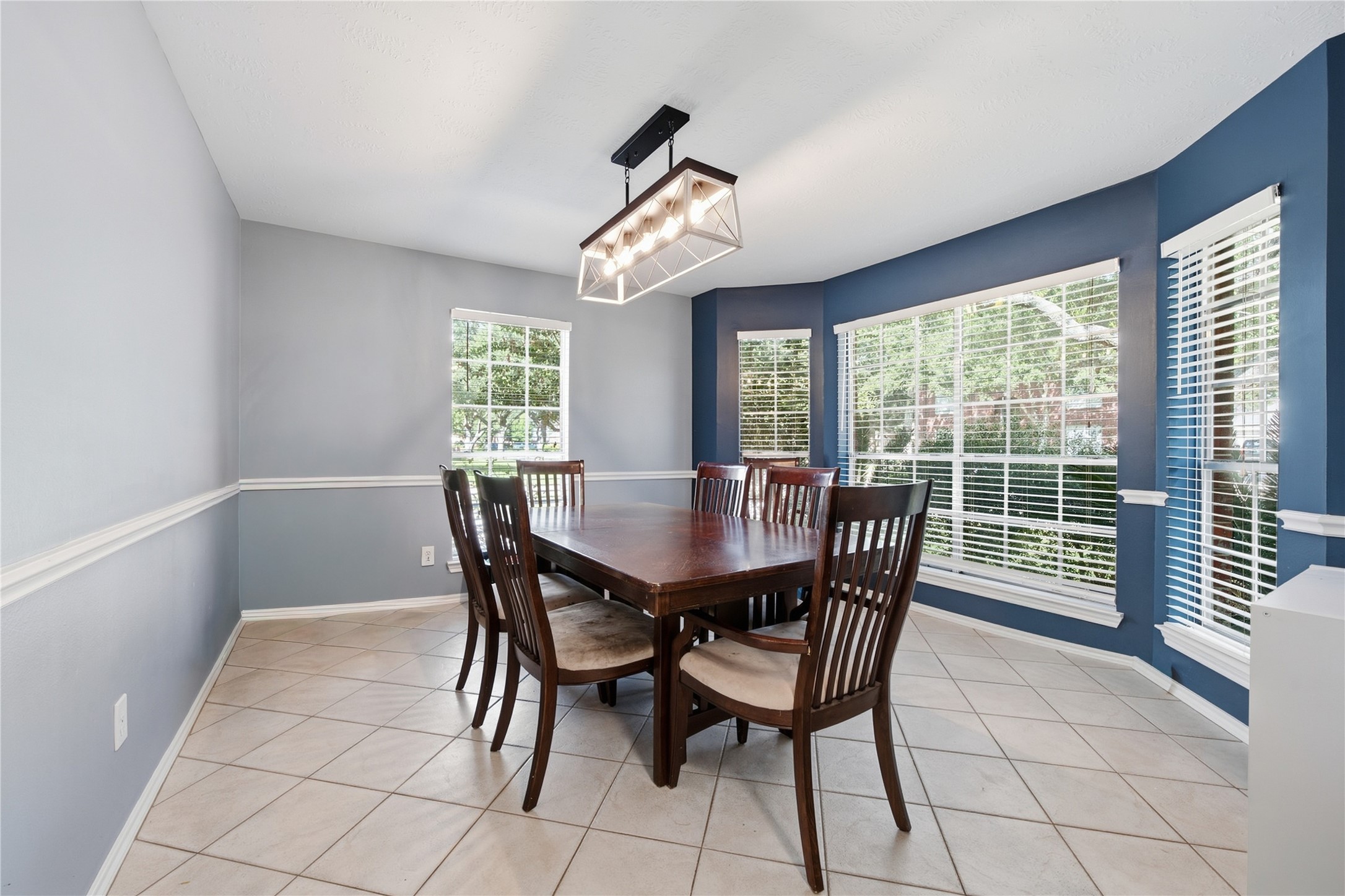 405 Regency Court Property Photo 9