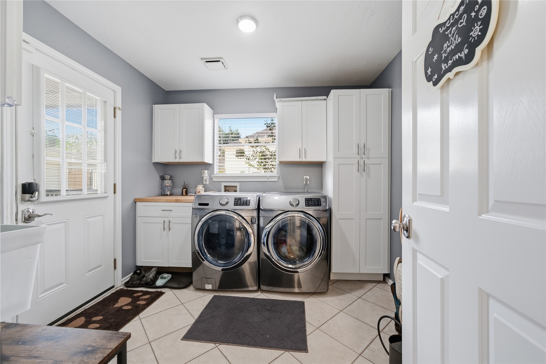 405 Regency Court Property Photo 10