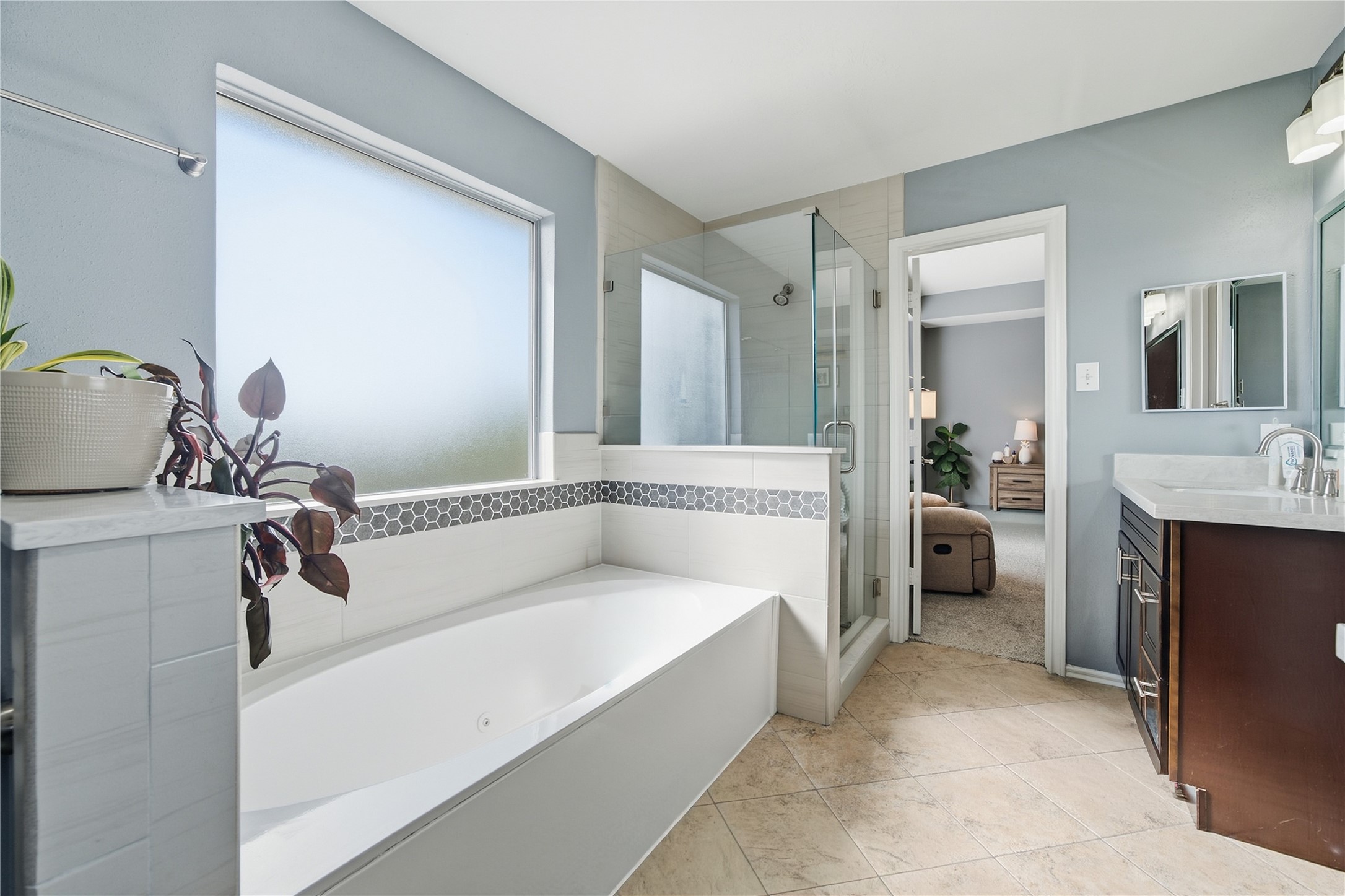 405 Regency Court Property Photo 14