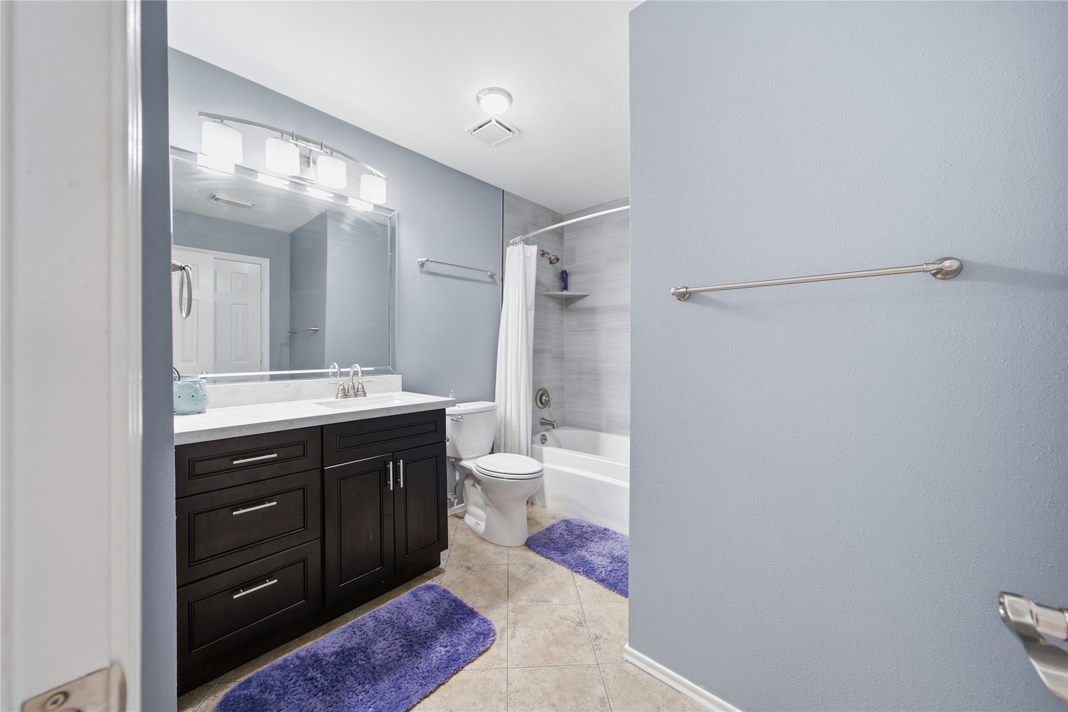 405 Regency Court Property Photo 20