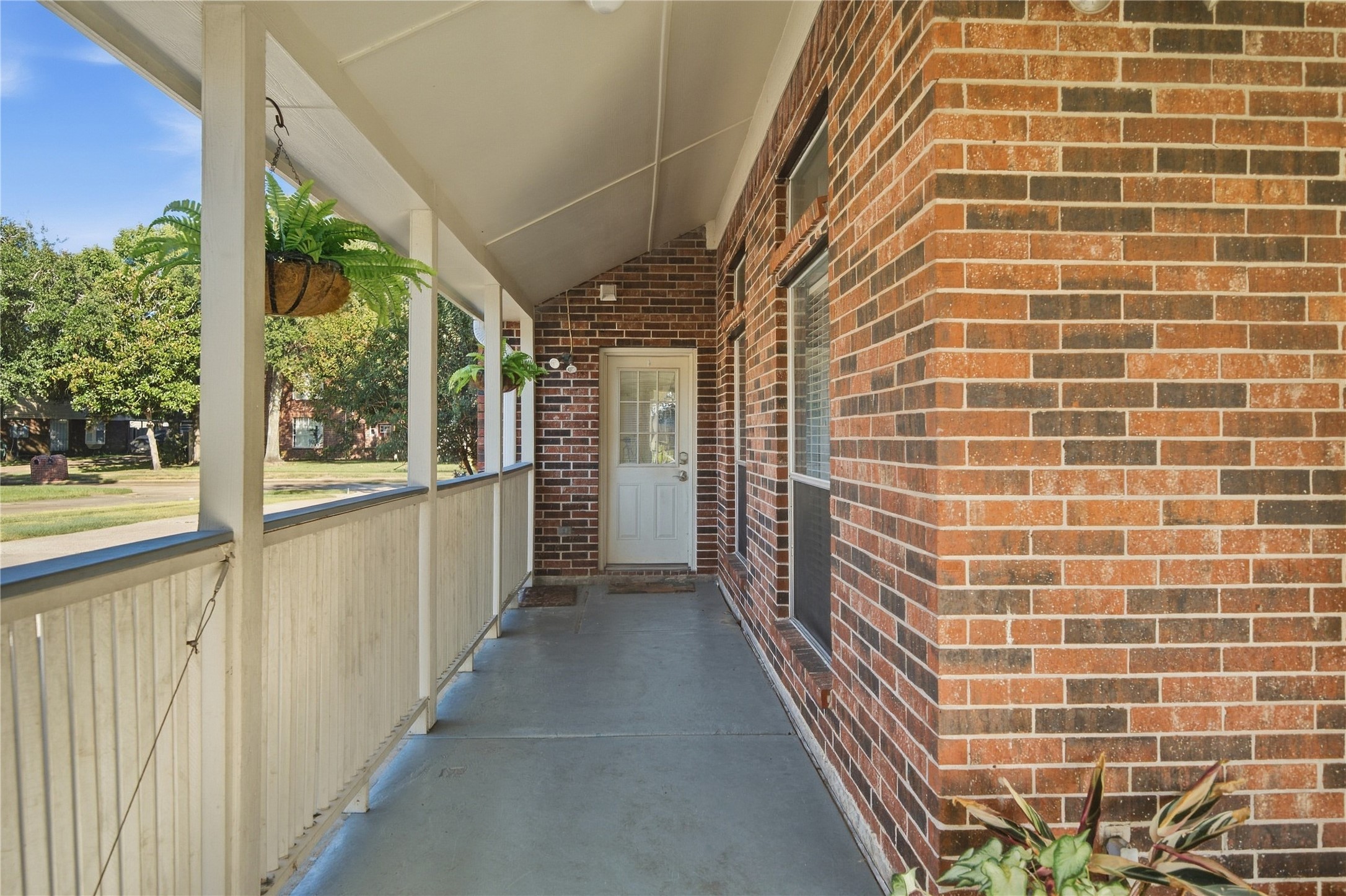 405 Regency Court Property Photo 34