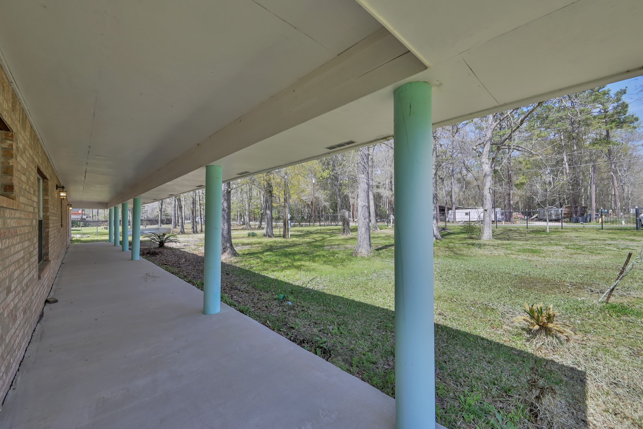 121 Magnolia Boulevard Property Photo 3